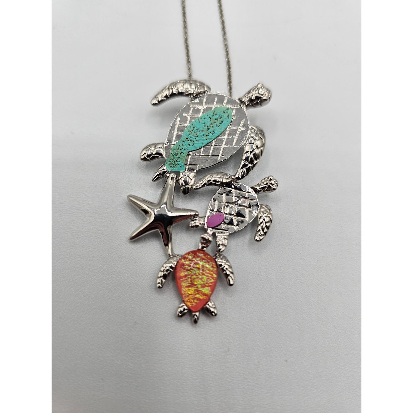 Vintage Y2K Womens Pendant Necklace Enamel Aquatic Turtle Starfish Ocean Animals