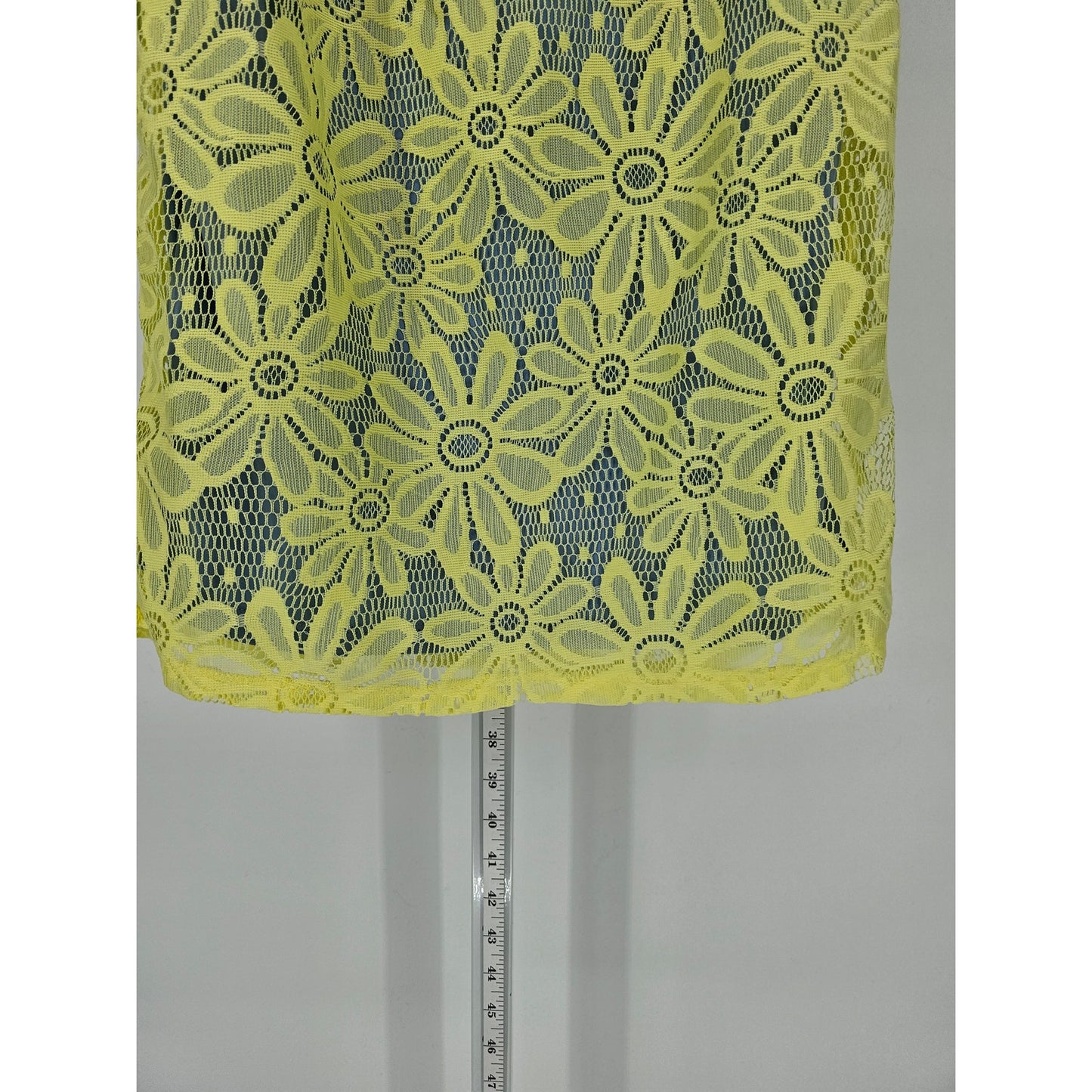 Karin Stevens Womens Sz 6 Knee Length Sleeveless Dress Blue Yellow Lace Overlay