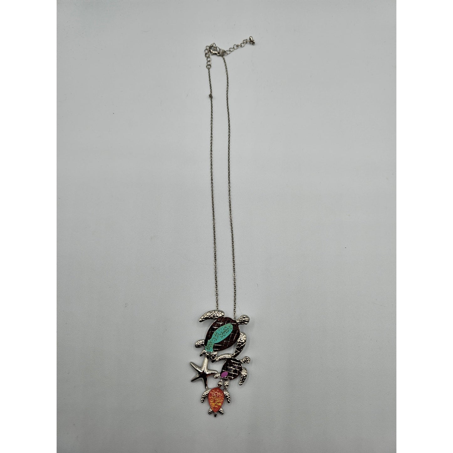 Vintage Y2K Womens Pendant Necklace Enamel Aquatic Turtle Starfish Ocean Animals