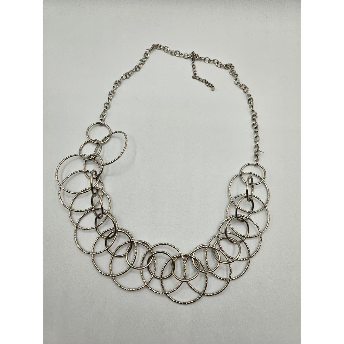 Vintage 1990s Silver Tone Large Circle Chain Necklace