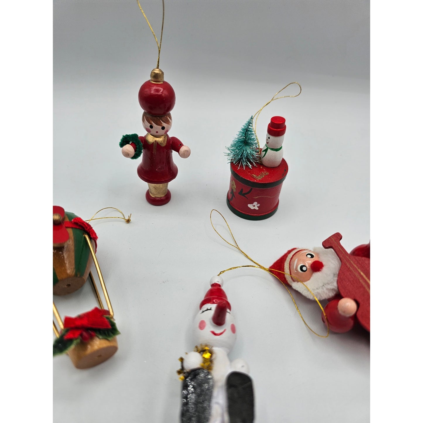 Lot of 5 Vintage Hand Painted Wooden Christas Ornaments Hot Air Balloon Santa