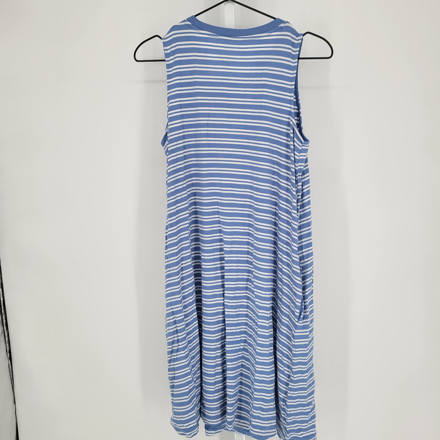 Time and Tru Womens Sz M Knee Length Shirt Dress Blue White Striped Sleeveless