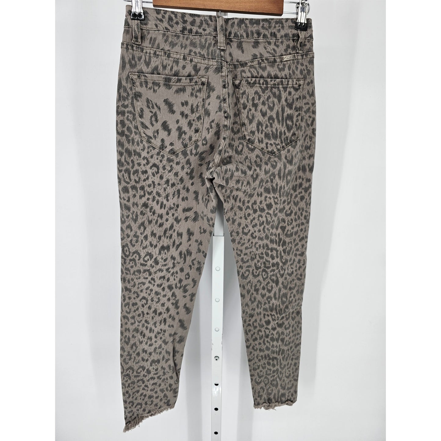 KanCan Jeans Womens Sz 25 Skinny Raw Hem Jeans Cheetah Leopard Print Taupe