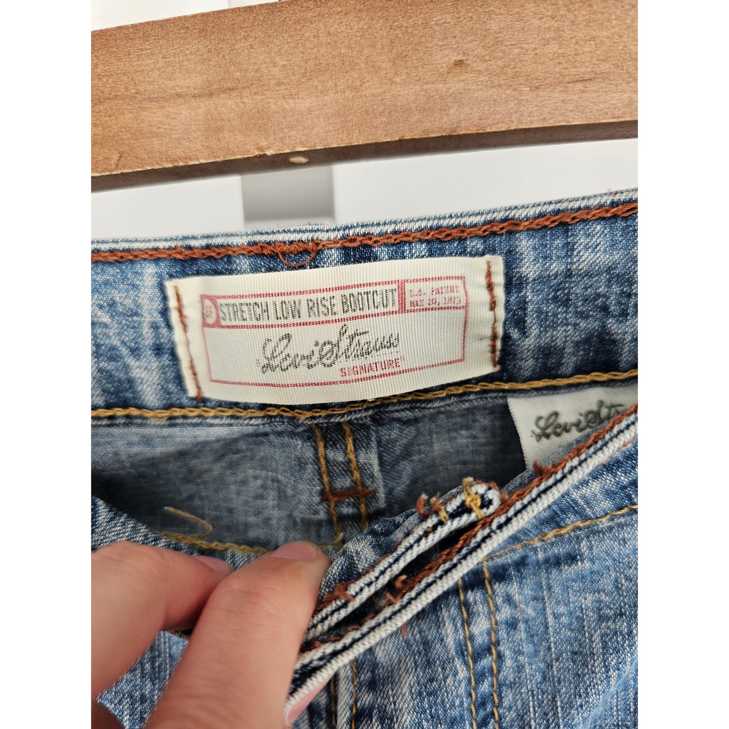 Vintage Levi Strauss Womens Sz 12 Long Bootcut Blue Jeans Low Rise Light Wash