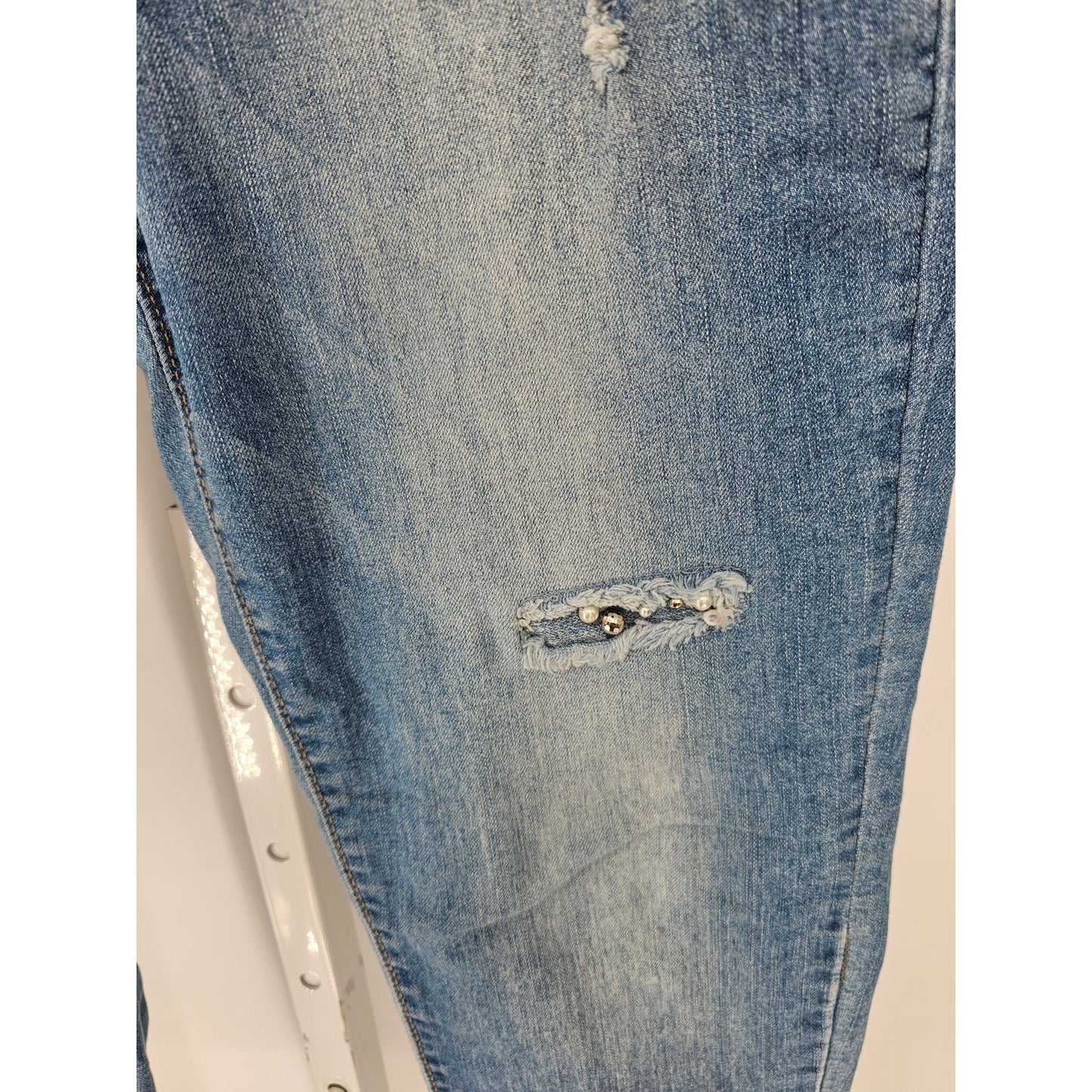 Jennifer Lopez Womens Sz 10 Skinny Blue Jeans Distressed Pearl Bead Accents
