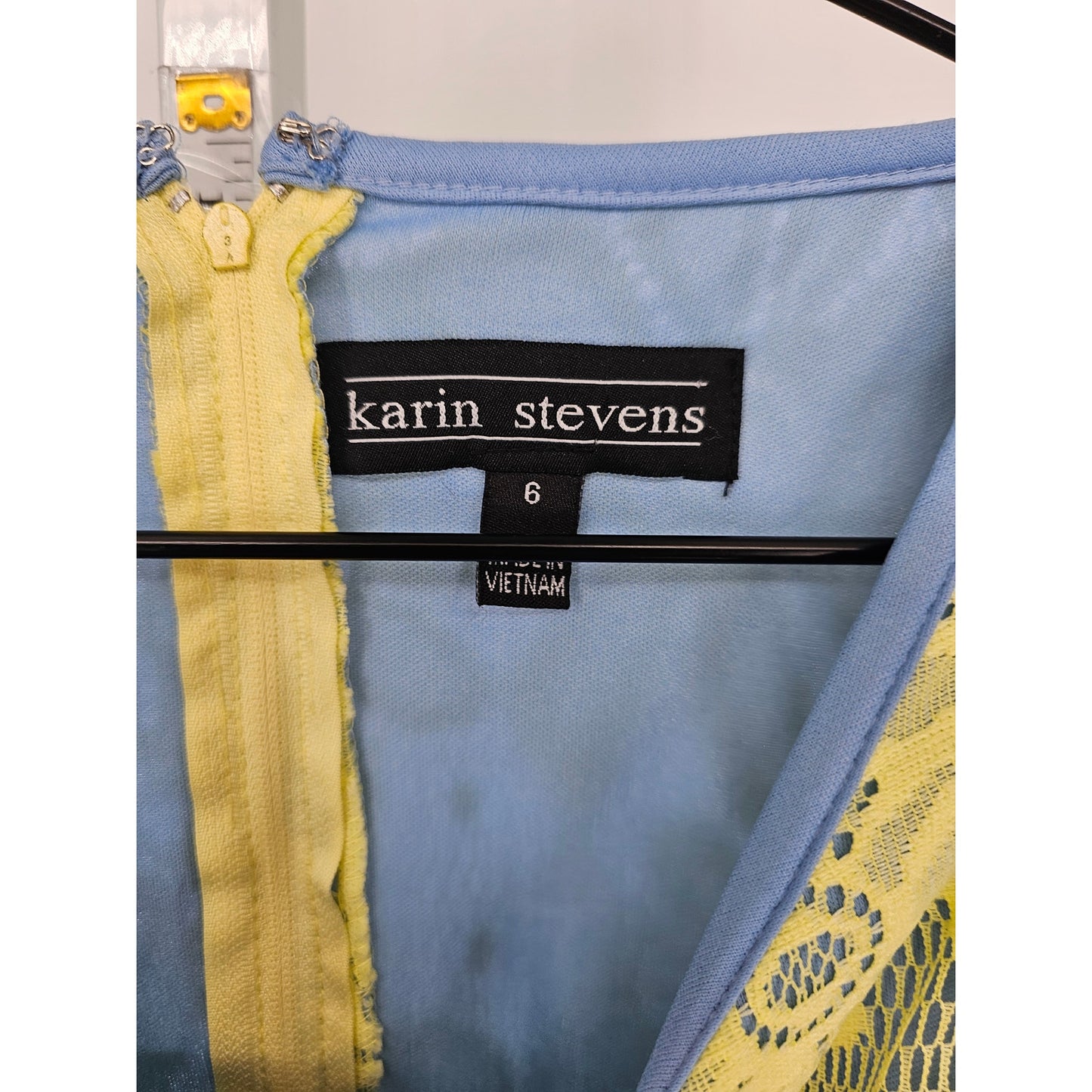 Karin Stevens Womens Sz 6 Knee Length Sleeveless Dress Blue Yellow Lace Overlay