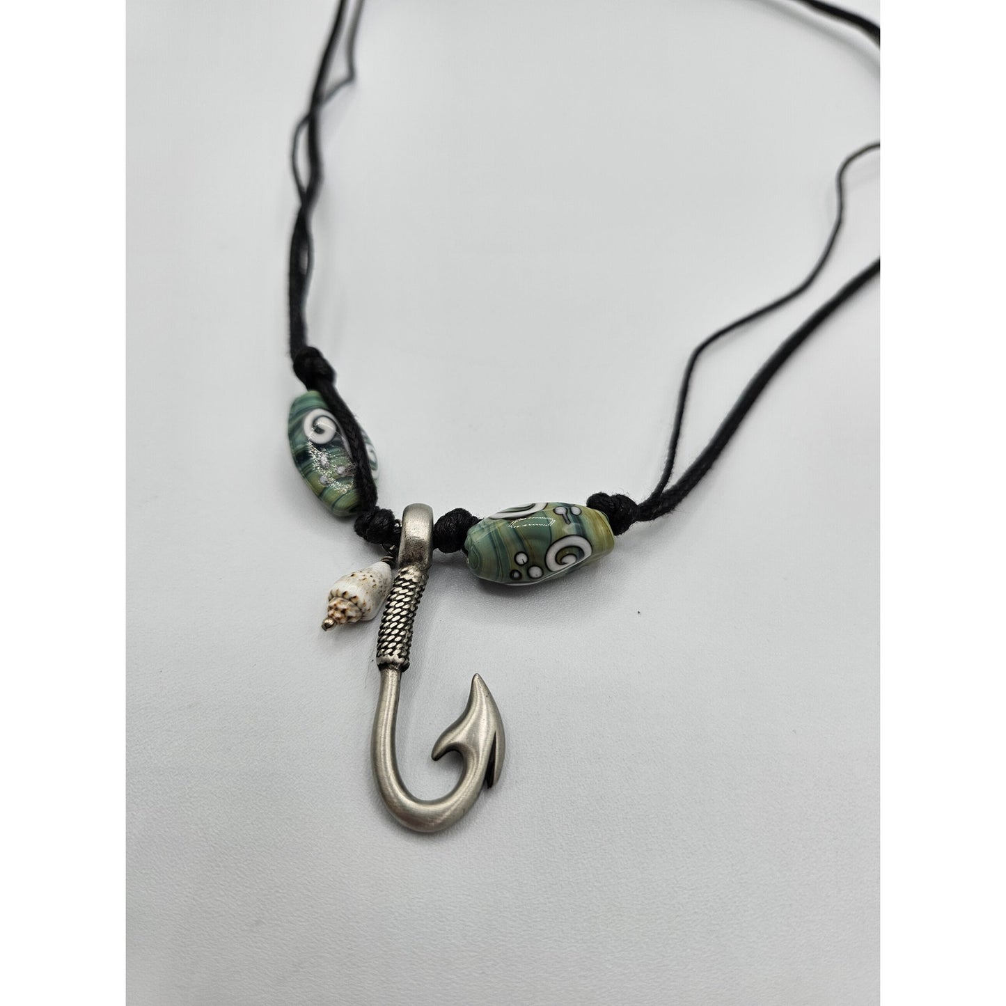 Vintage Y2K Rolled Rope Pendant Necklace Silver Tone Fish Hook Beaded Nautical