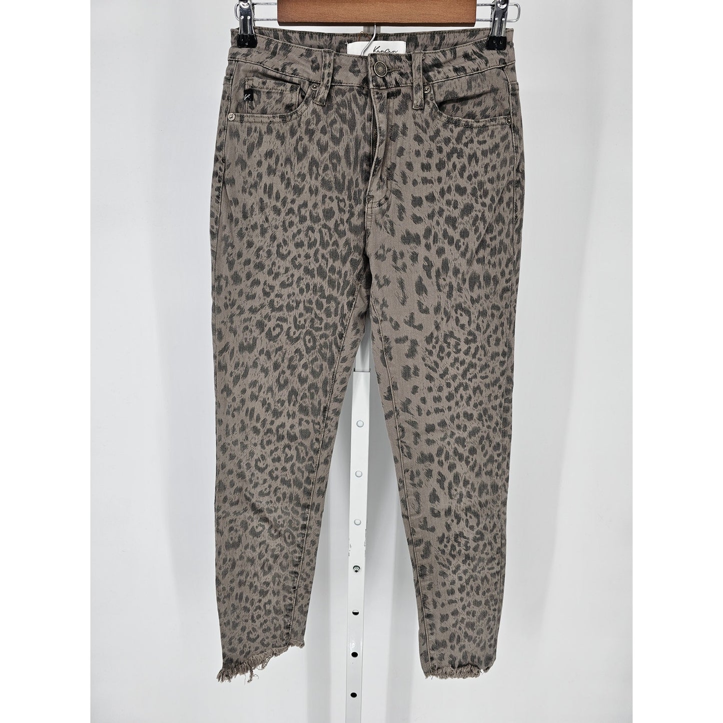 KanCan Jeans Womens Sz 25 Skinny Raw Hem Jeans Cheetah Leopard Print Taupe