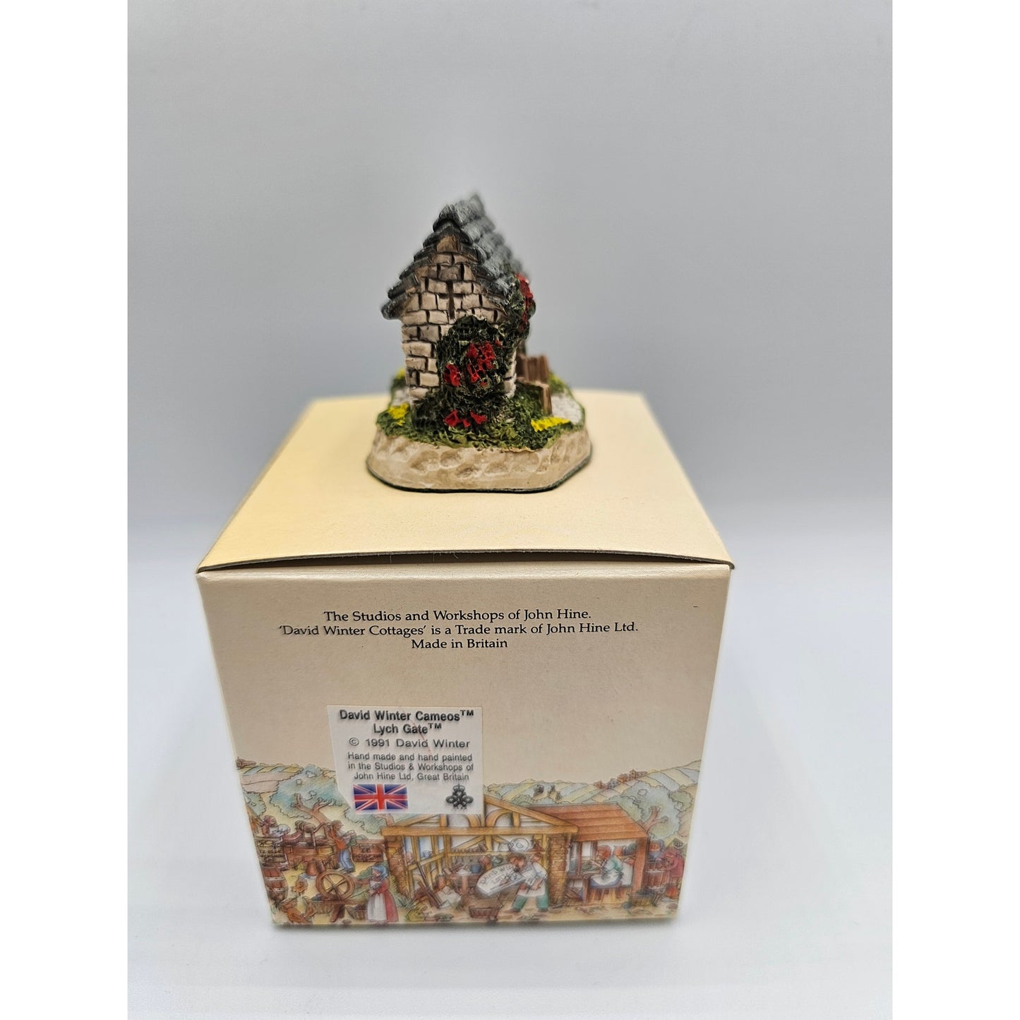 David Winter Cottages Cameos Lych Gate 1991