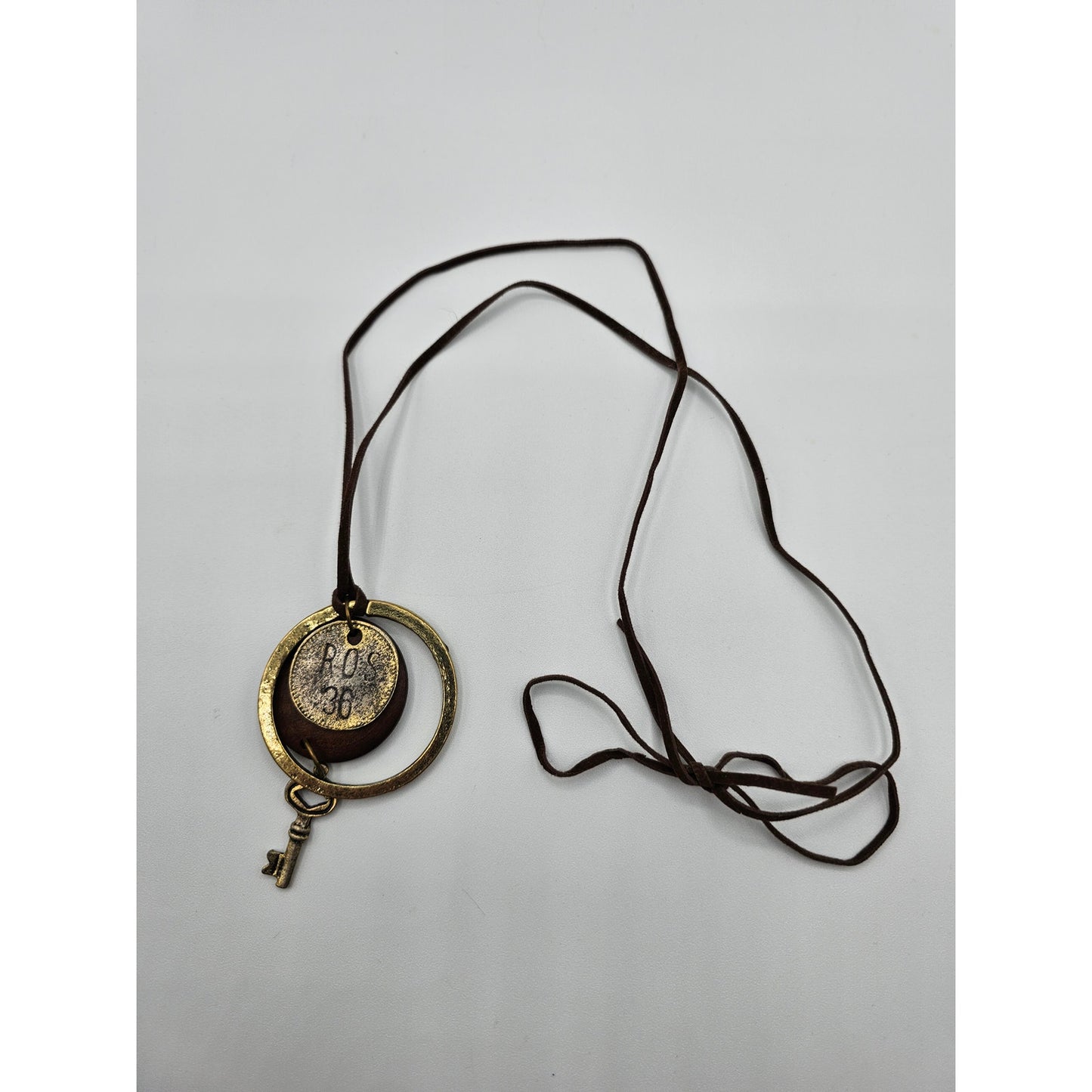 Vintage Steampunk Skeleton Key Pendant Necklace Leather Strap Brass Gold Tone