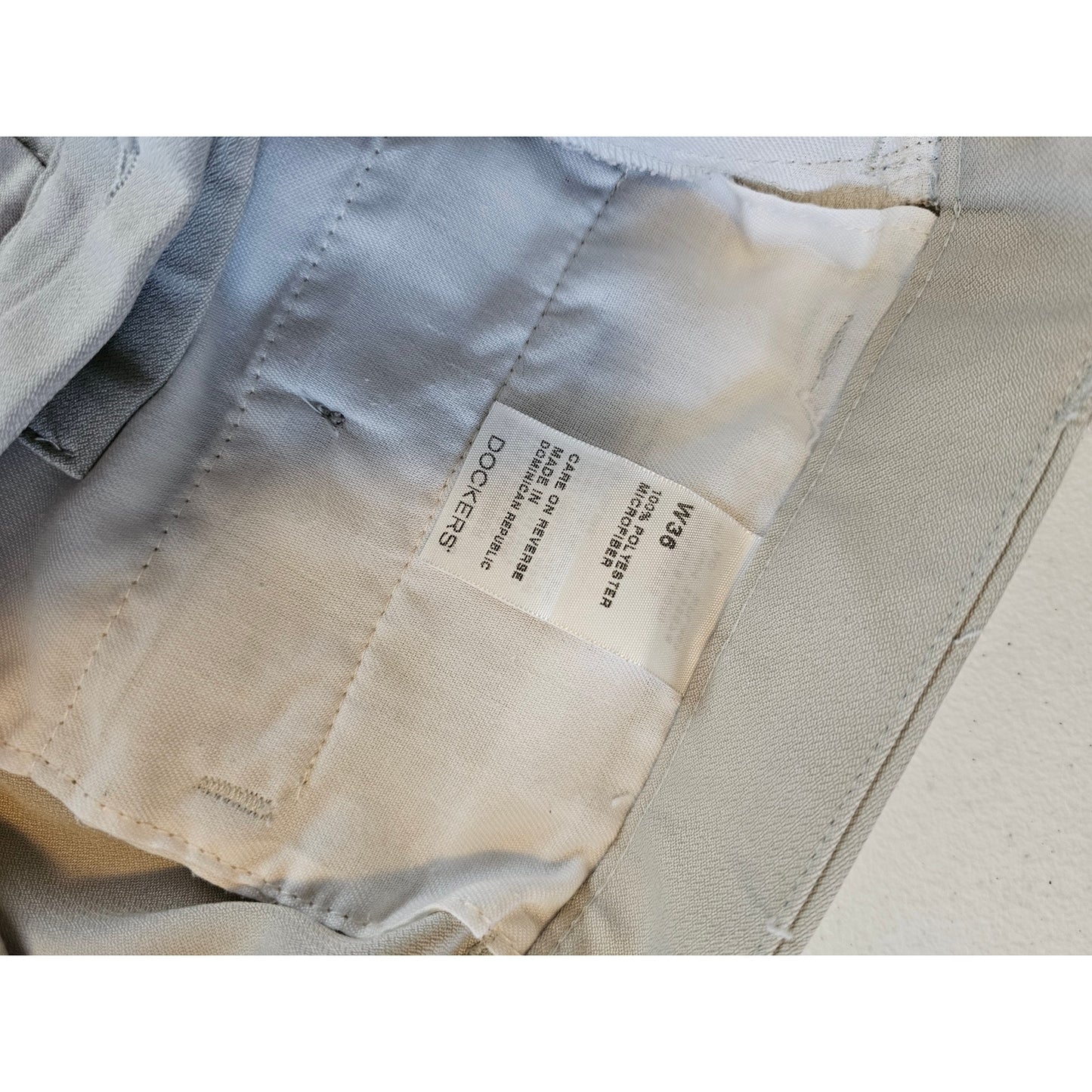 Vintage 1990s Dockers Mens Sz 36 Pleated Front Dress Shorts Light Tan Khaki