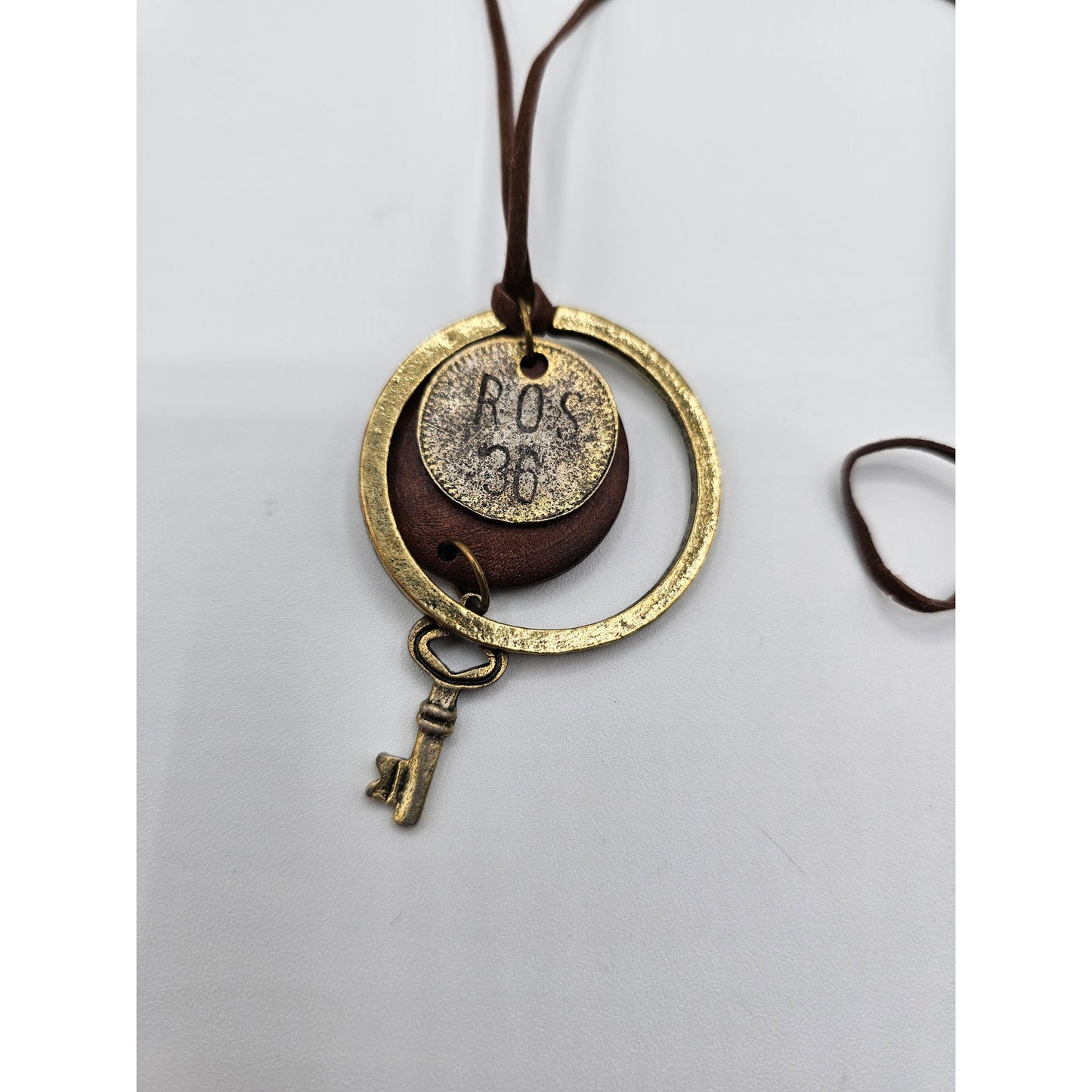 Vintage Steampunk Skeleton Key Pendant Necklace Leather Strap Brass Gold Tone