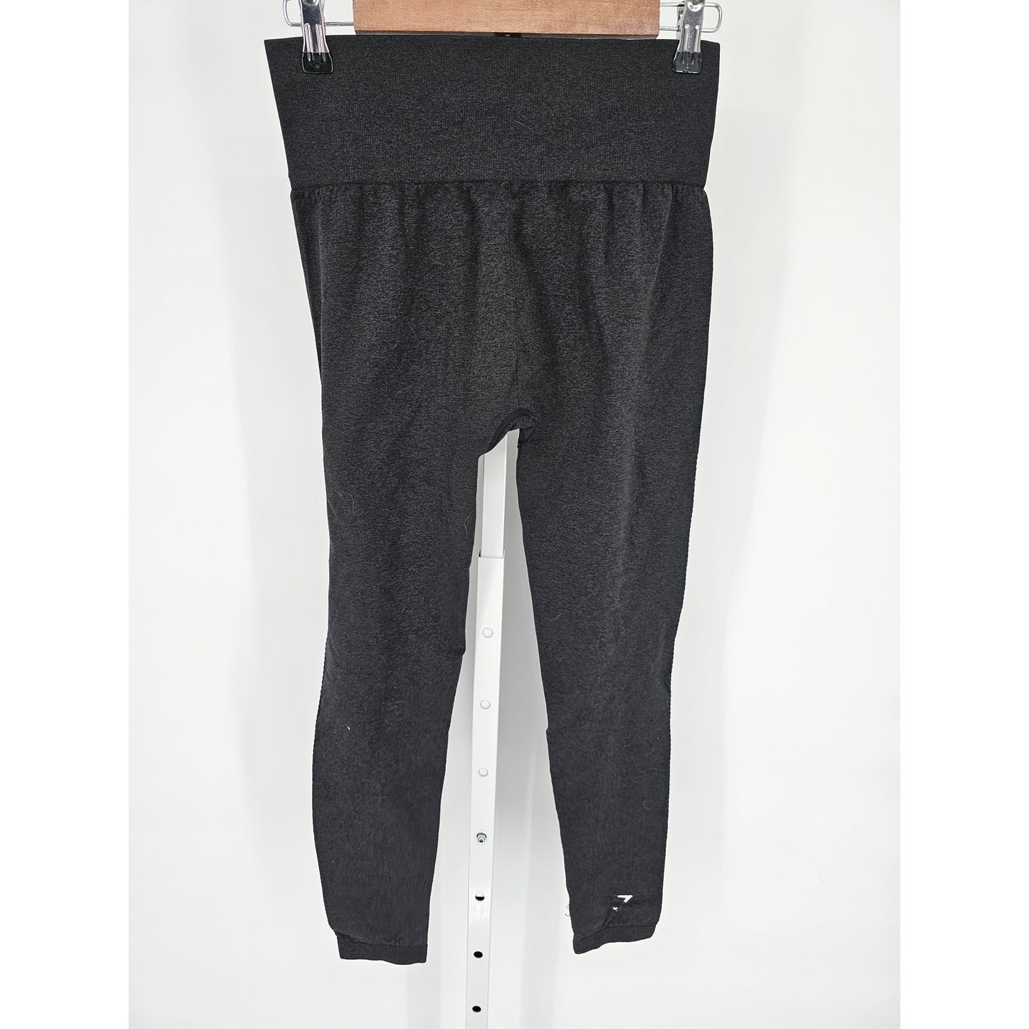 Gymshark Womens Sz S Cropped Compression Leggings Black w/ Side Pockets