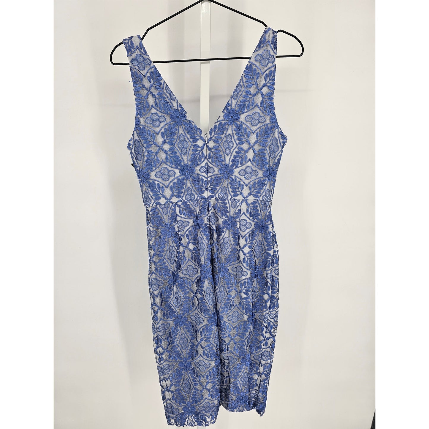 Erin Featherstone Womens Sz 2 Sleeveless Formal Dress Blue Lace Overlay Knee