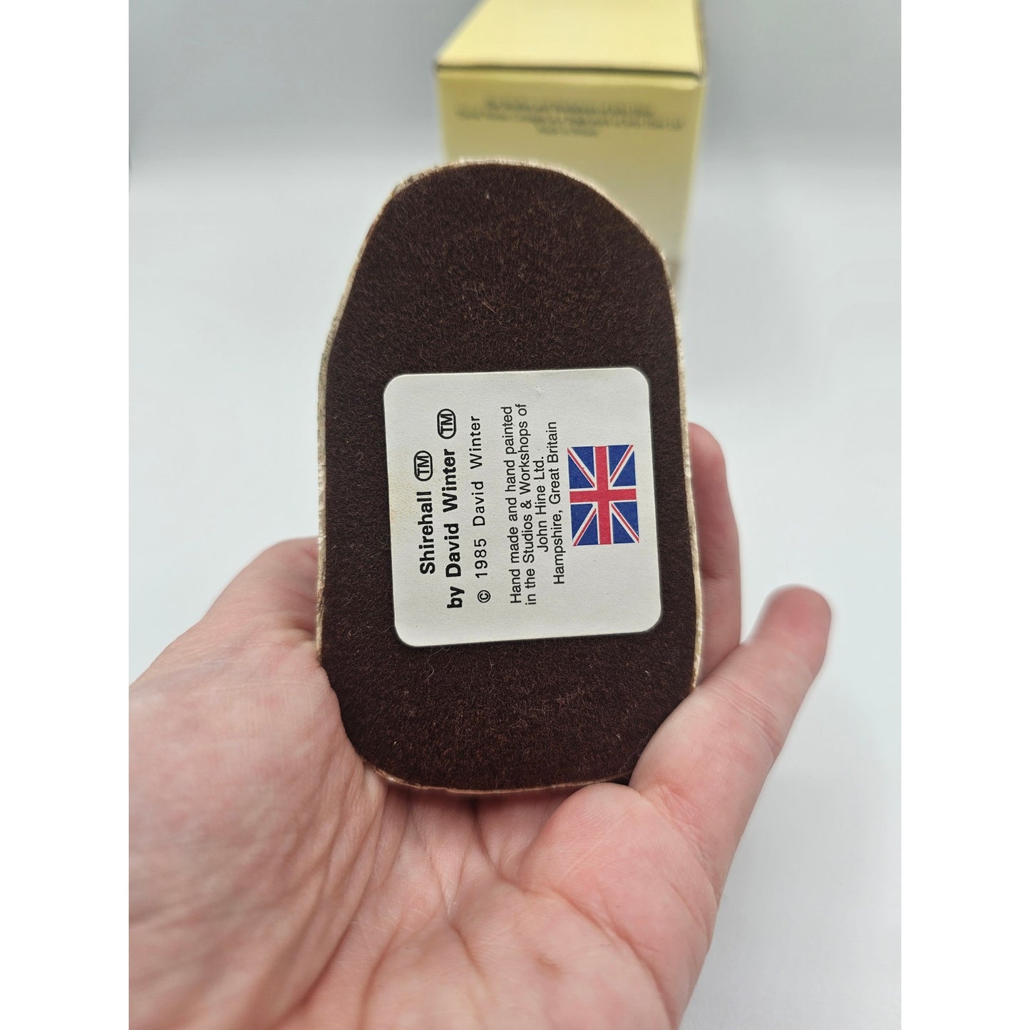 David Winter Cottages Shirehall 1985 Vtg Figurine Medieval English Collectable