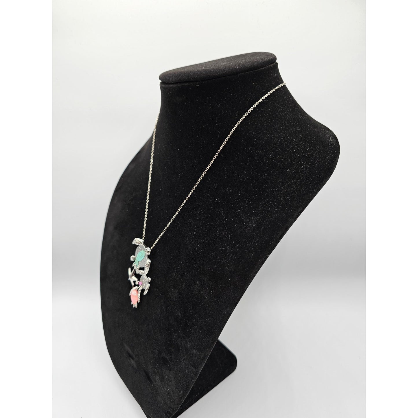 Vintage Y2K Womens Pendant Necklace Enamel Aquatic Turtle Starfish Ocean Animals