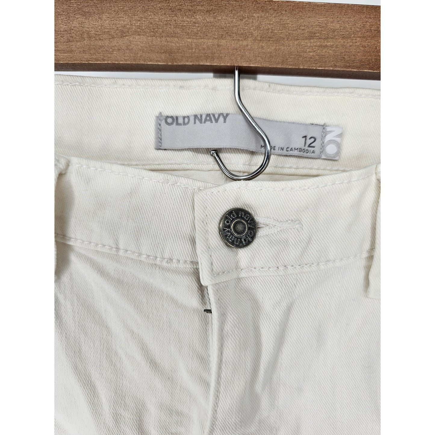 Old Navy Womens Sz 12 Capri Length Jeans White Slim Leg