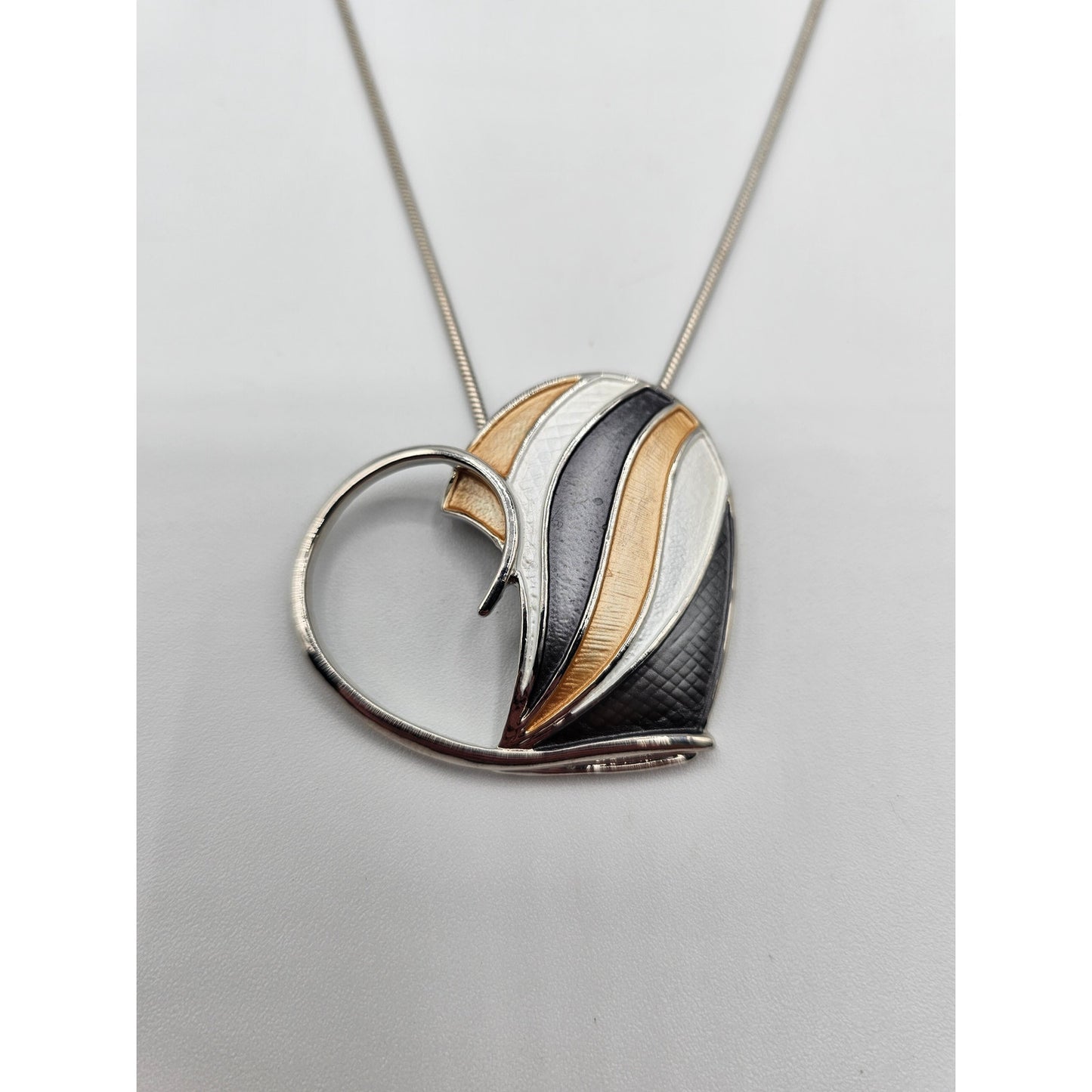 Vintage 1990s Pendant Necklace Rolled Silver Chain Enamel Heart Gold Silver Tone