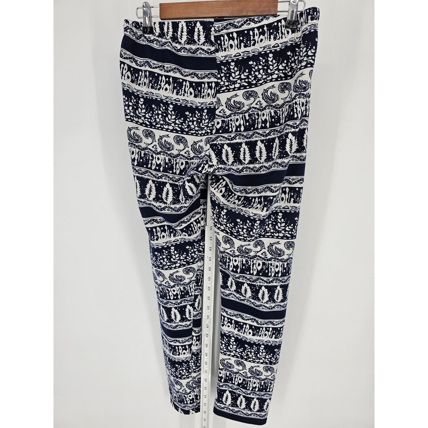 Just Cozy Womens Sz M Fleece Lined Leggings Black White Aztec Print
