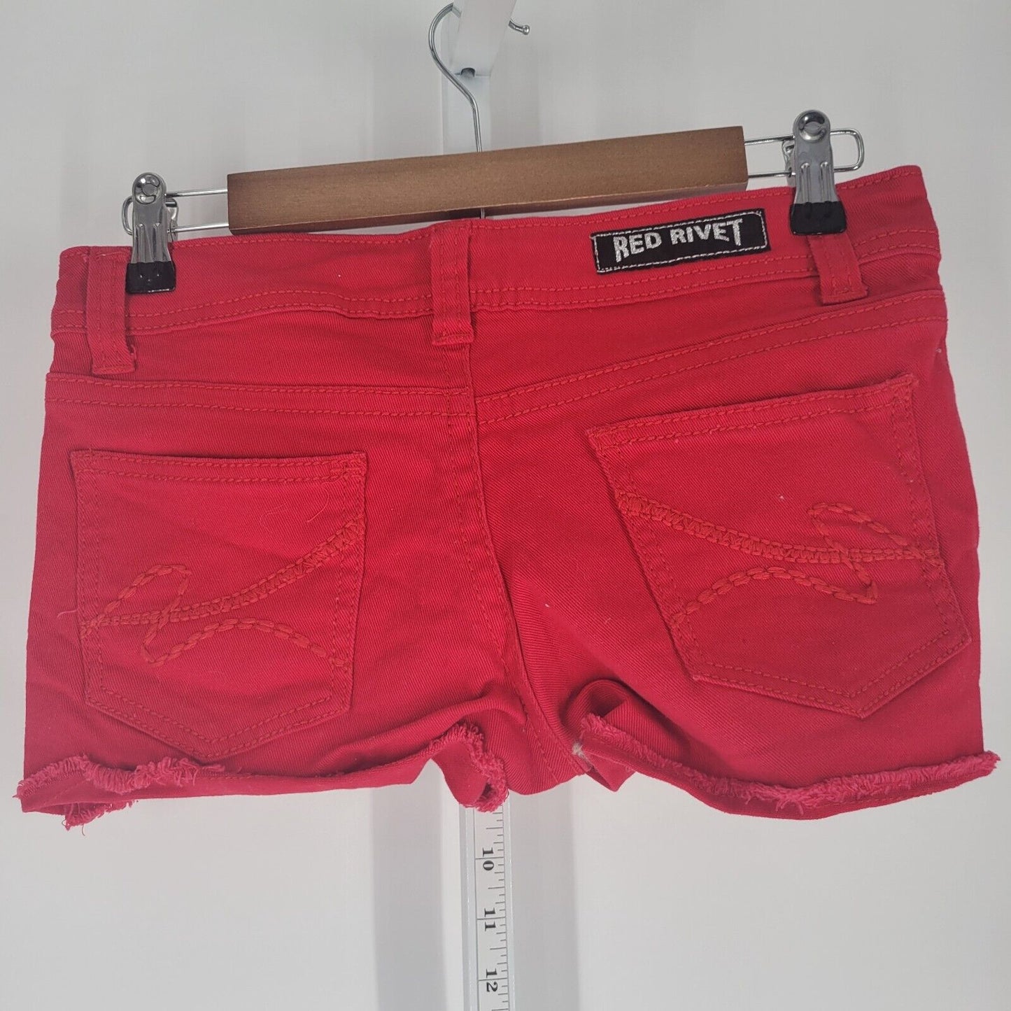 Red Rivet Juniors Sz 5 Denim Shorts Red Distressed Mini