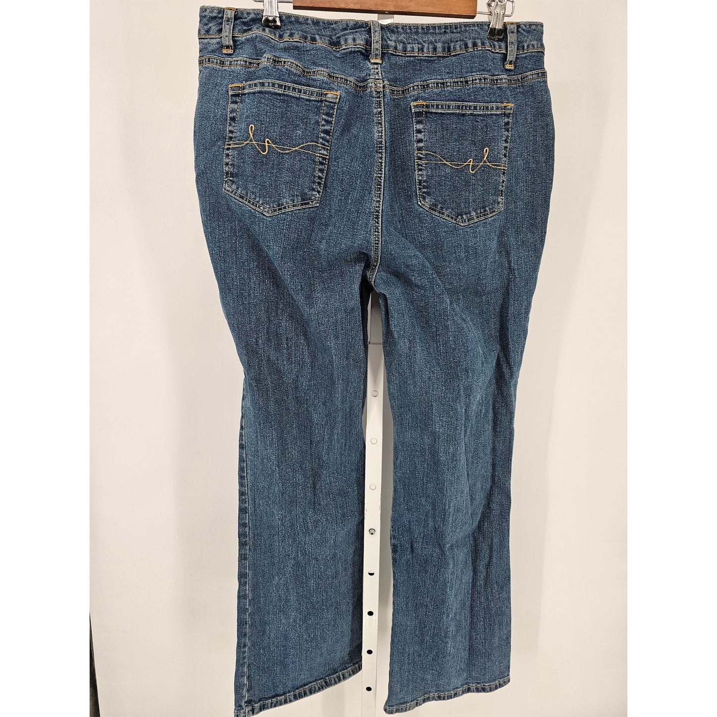 St Johns Bay Womens Sz 18W Bootcut Blue Jeans Medium Wash Cotton