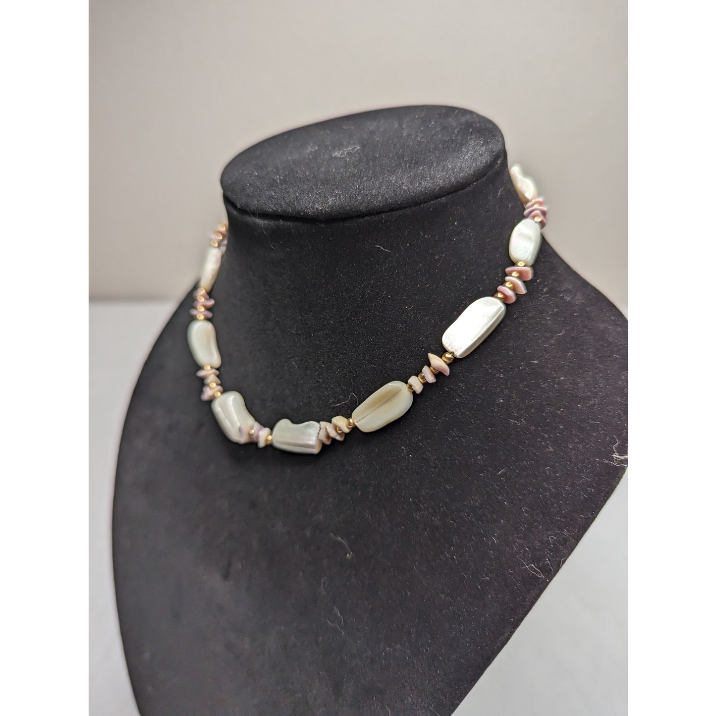 Vintage 1990s Single Strand Beaded Necklace Cream and Light Pink Stones