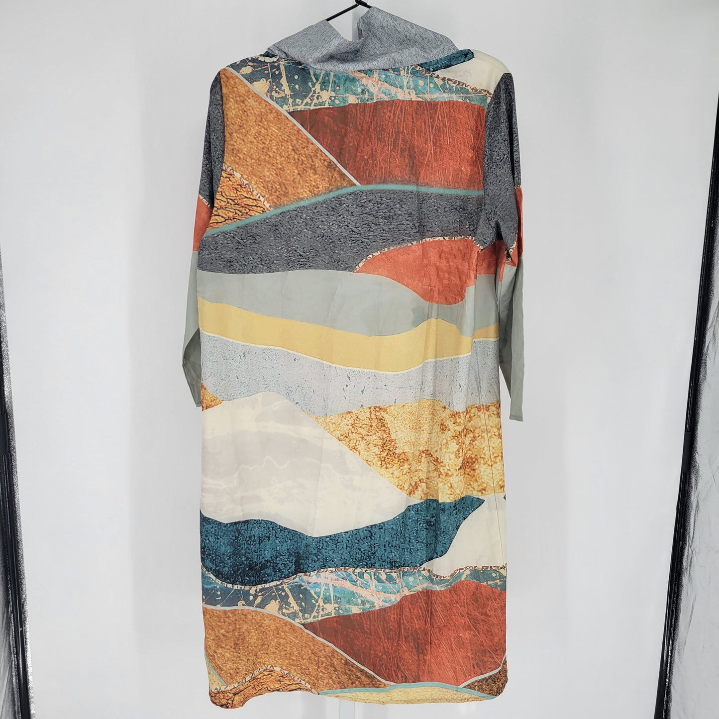 Heart Exclusive Womens Sz L Knee Length Cowl Neck Dress Colorful Hills Print