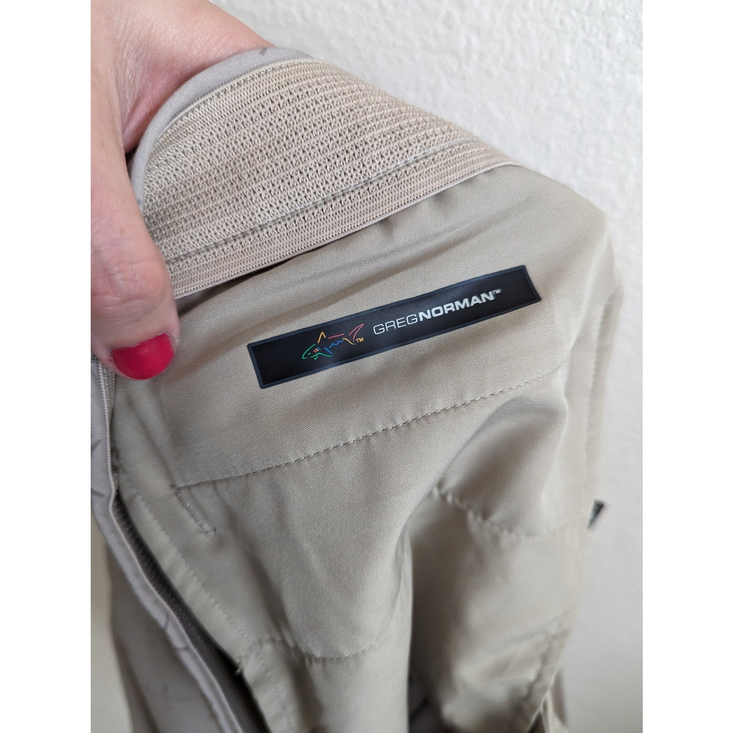 Greg Norman Mens Sz 38 Athletic Golf Shorts Golf Club Print Taupe