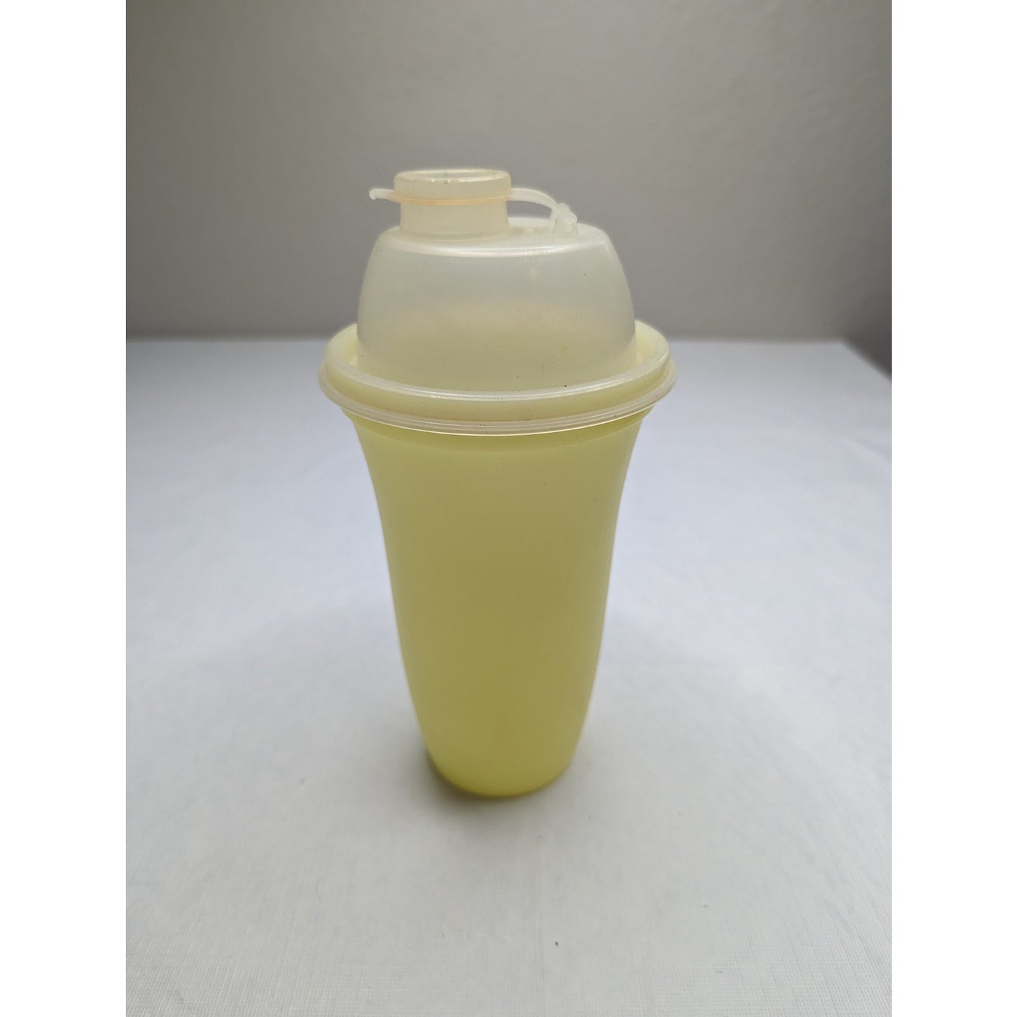 Vintage Tupperware Yellow Quick Shake Blender Gravy Shaker Salad Dressing 844-12