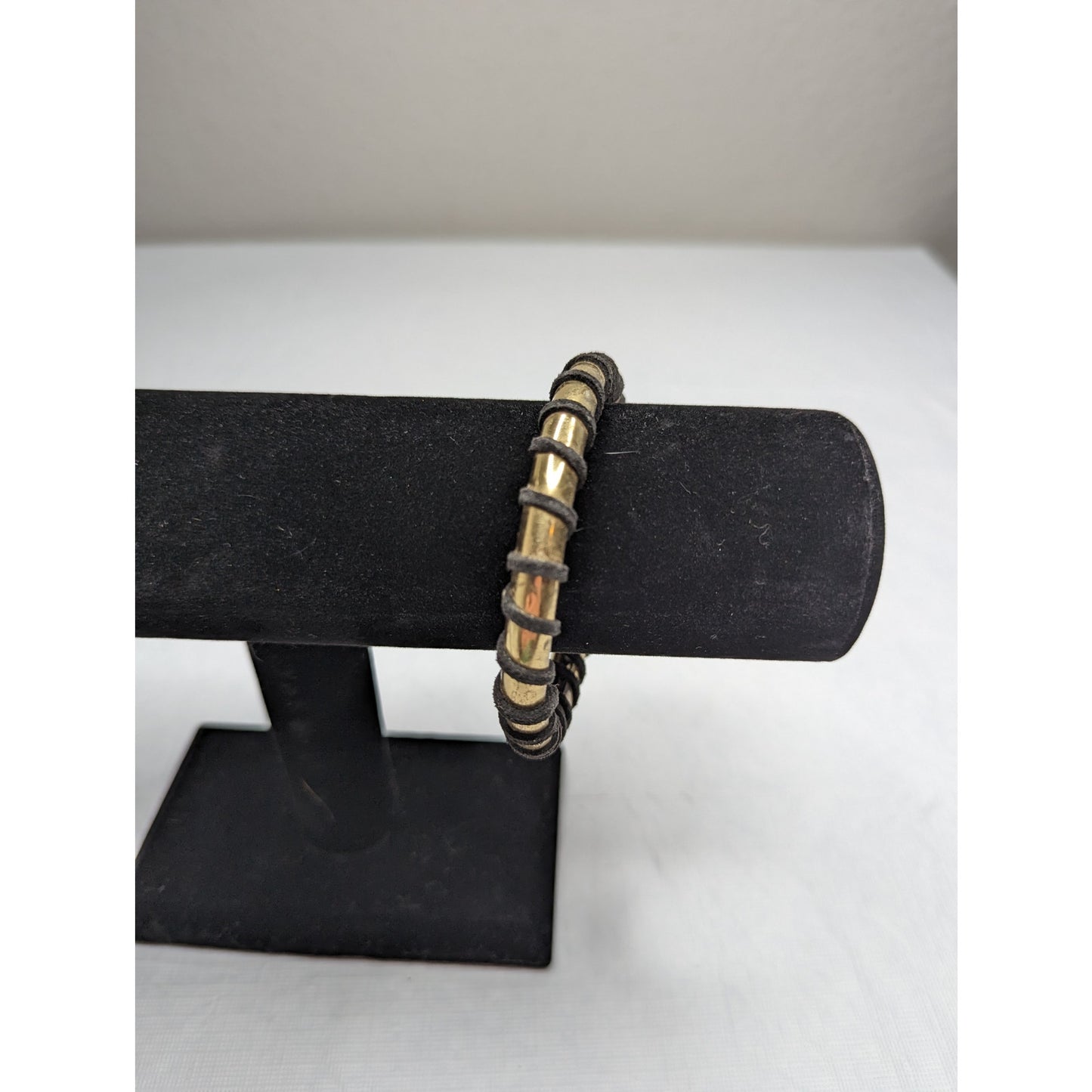 Vintage 1970s Womens Round Bangle Bracelet Fold Tone Leather Wrapped