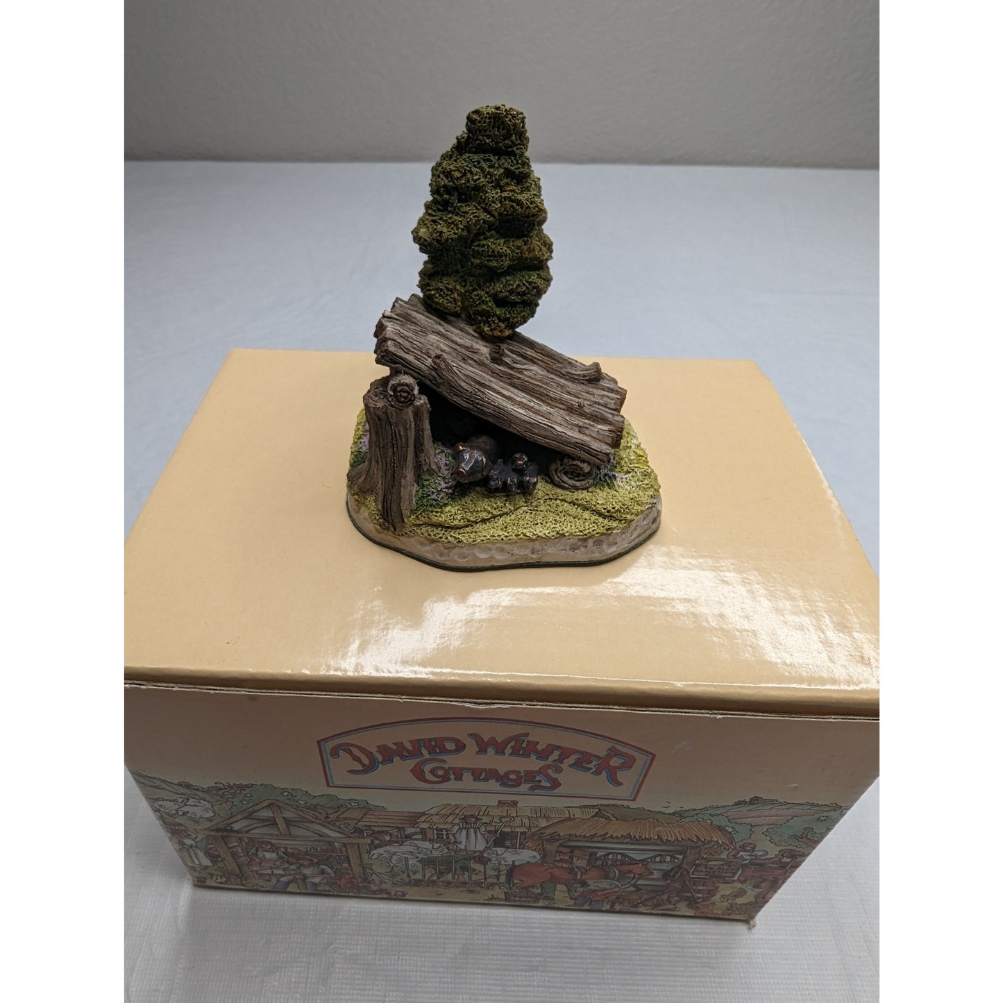 David Winter “Shropshire Pig Shelter” The Shires Collection Original Box & COA