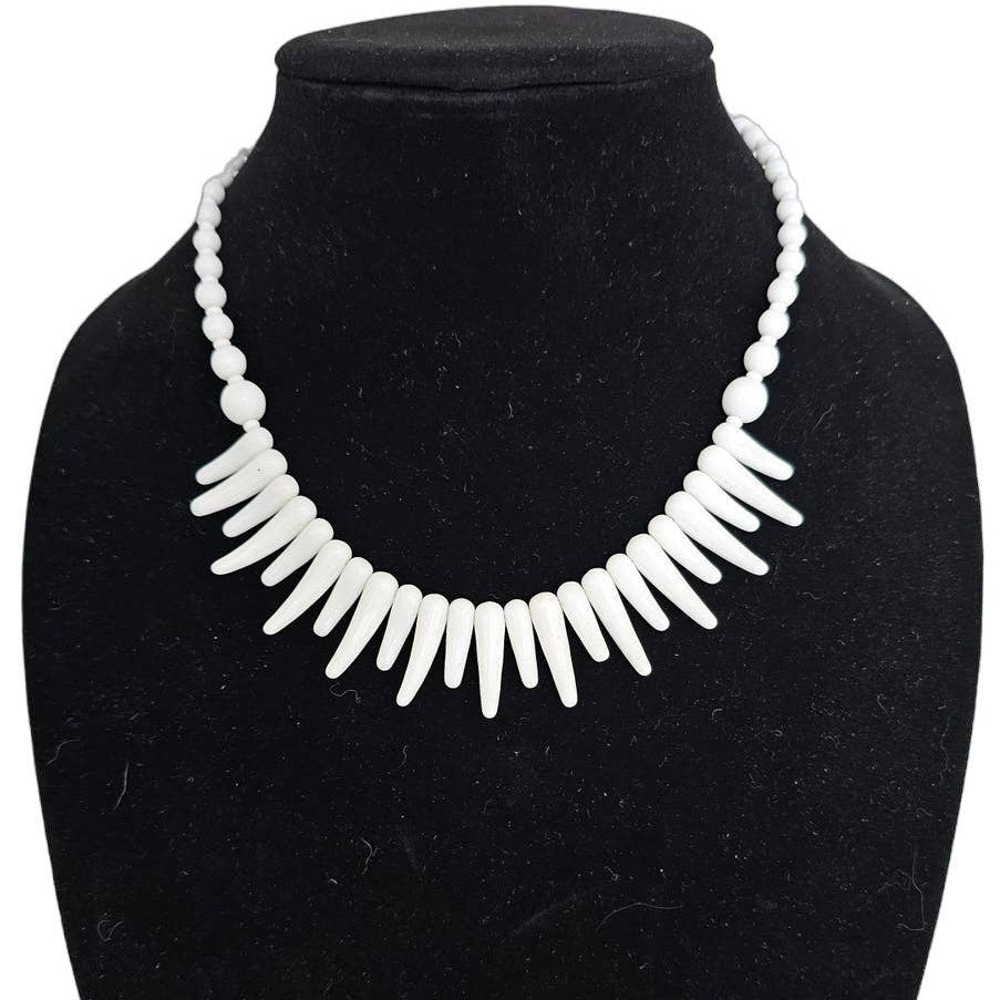 Vintage 1990s Solid white Single Strand Beaded Necklace Spike Beads