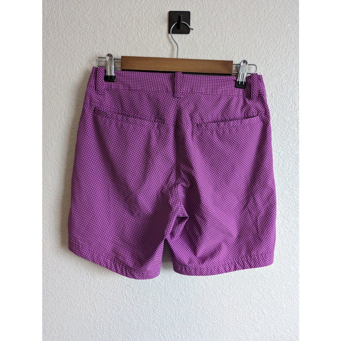 Nike Golf Tour Performance Sz 2 Bermuda Length Athletic Shorts Purple Polka Dot