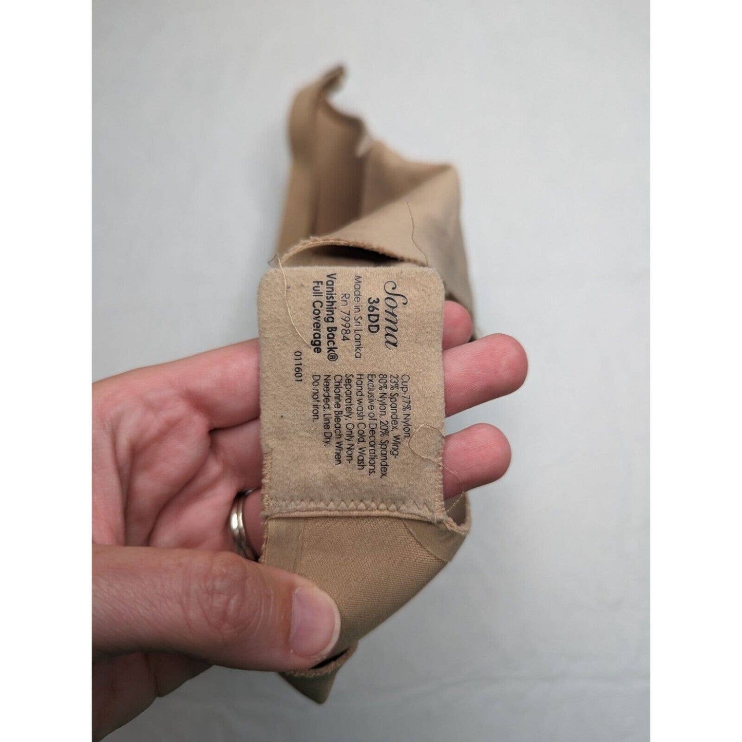 Soma Sz 36DD Vanishing Back Full Coverage T Shirt Bra Beige