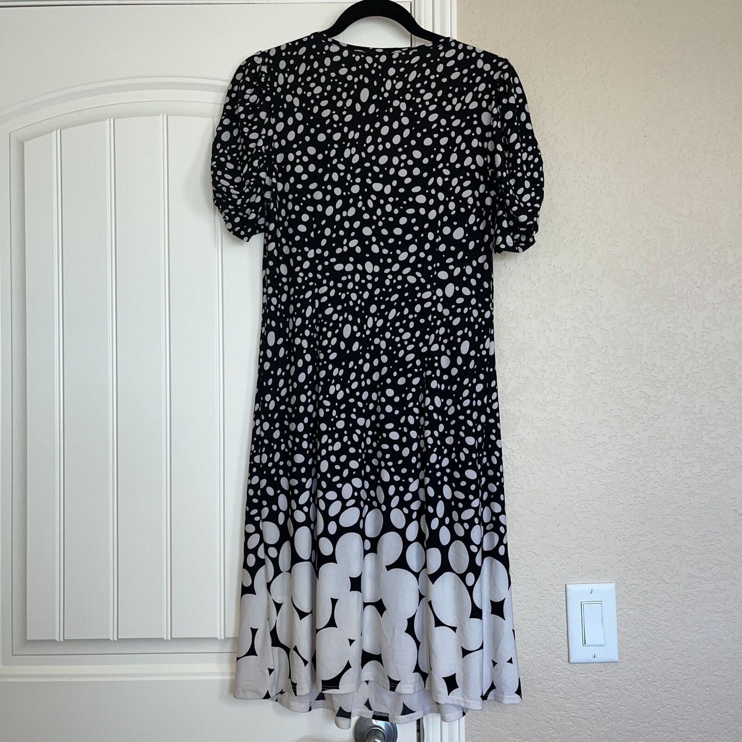 Sunny Leigh Womens Sz M Short Sleeve Midi Dress Black White Dots