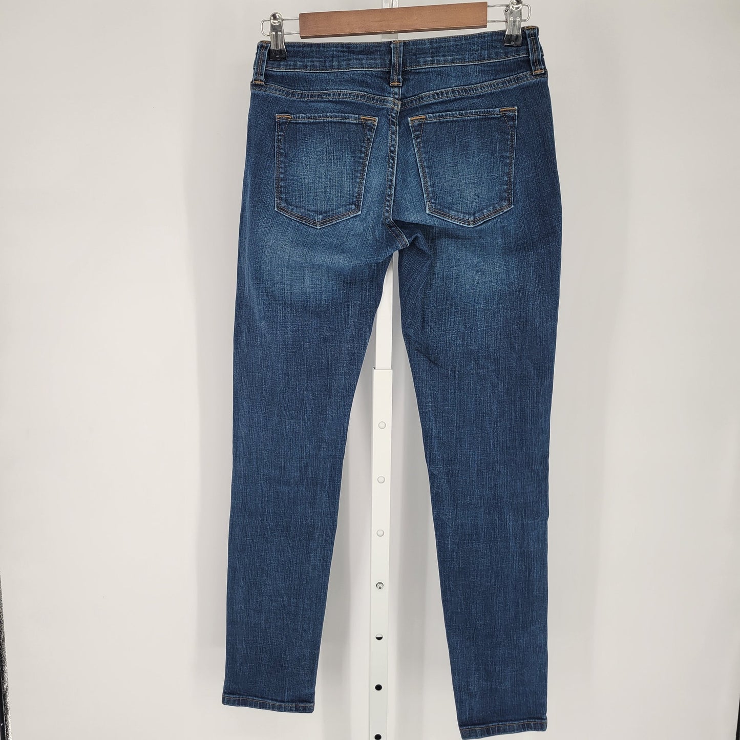 Banana Republic Womens Sz 26 (2). Limited Skinny Blue Jeans Medium Wash