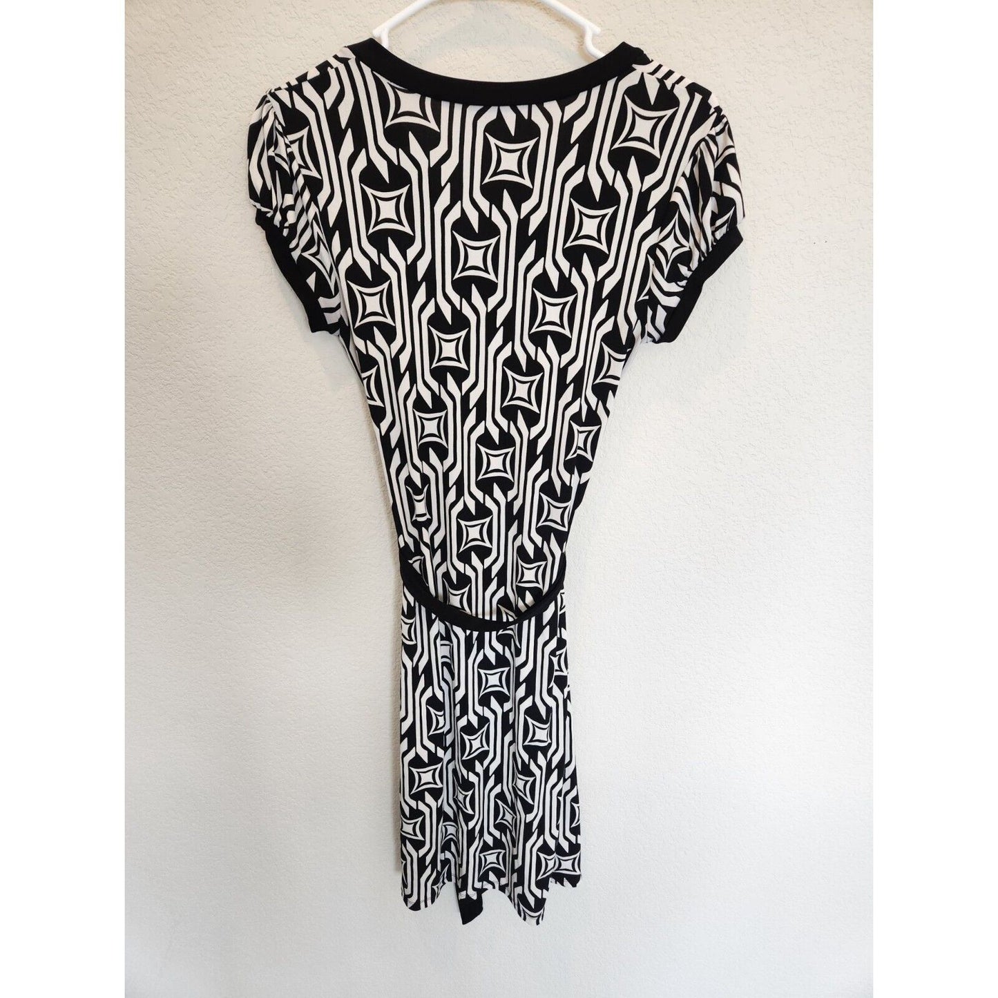 Vintage City Triangles Womens Sz M Knee Length Belted Dress Black White