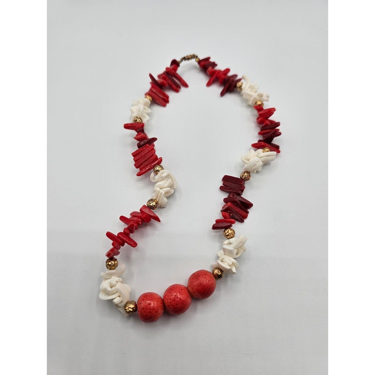Vintage Y2K Single Strand Necklace Red Cream Chunky Boho Beads