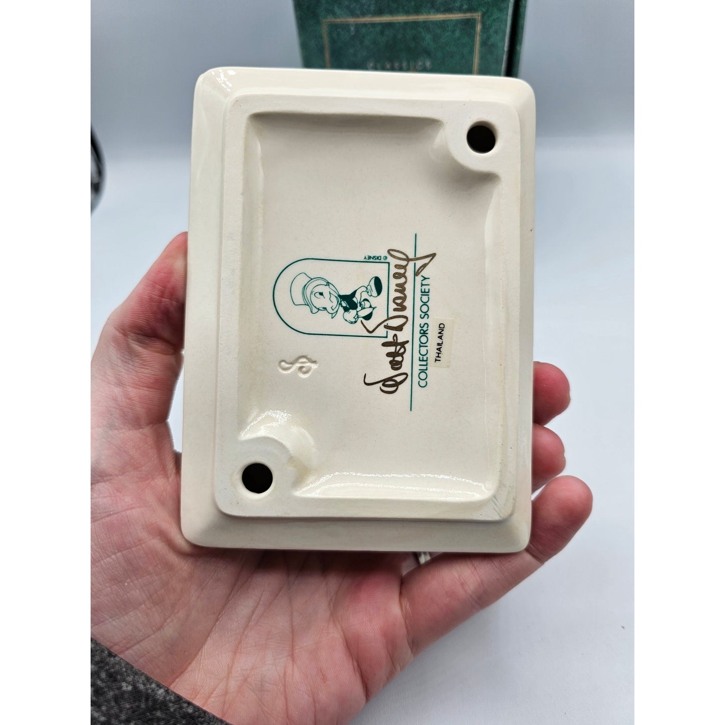 Disney Classics Collection Membership Gift Sculpture Stand Base Collectors