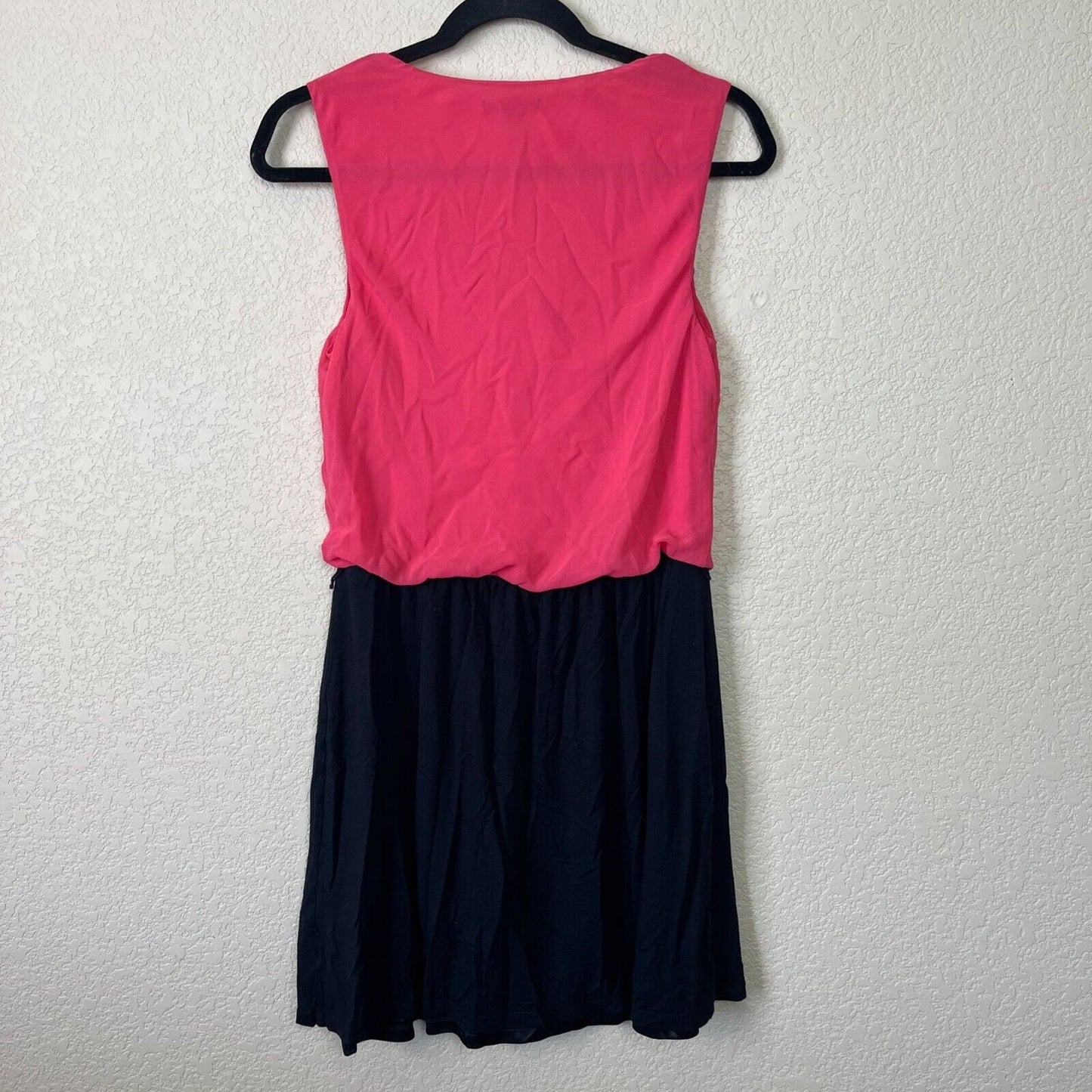 Express Womens Sz M Above Knee Dress Pink and Black Scoop Neck Party