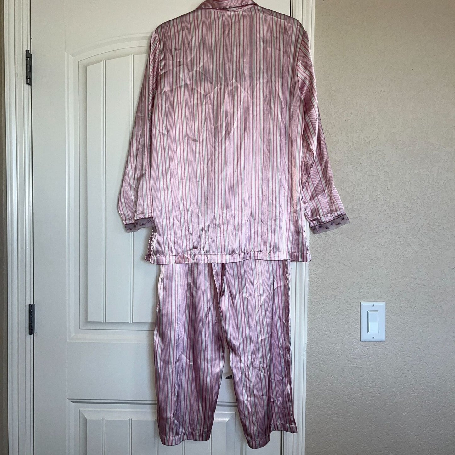 Jaclyn Smith Sleepwear Womens Sz M Satin Pajama Set Striped Pink