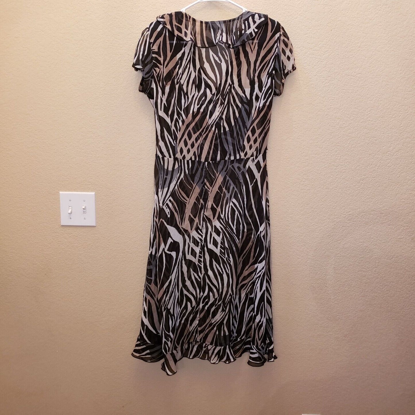 Dressbarn Womens Sz 10 Midi Ruffled Front Dress Zebra Animal Print