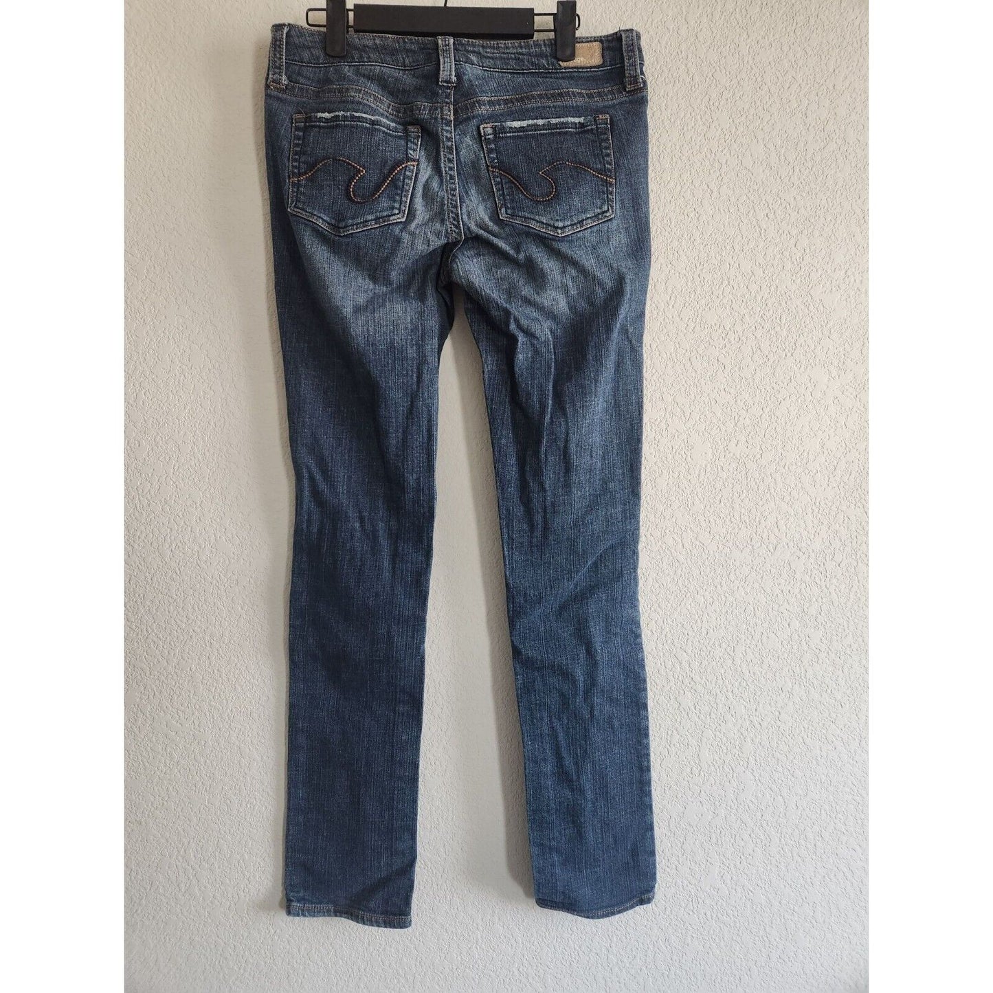 Refuge Juniors Sz 7 Medium Wash Bootcut Blue Jeans