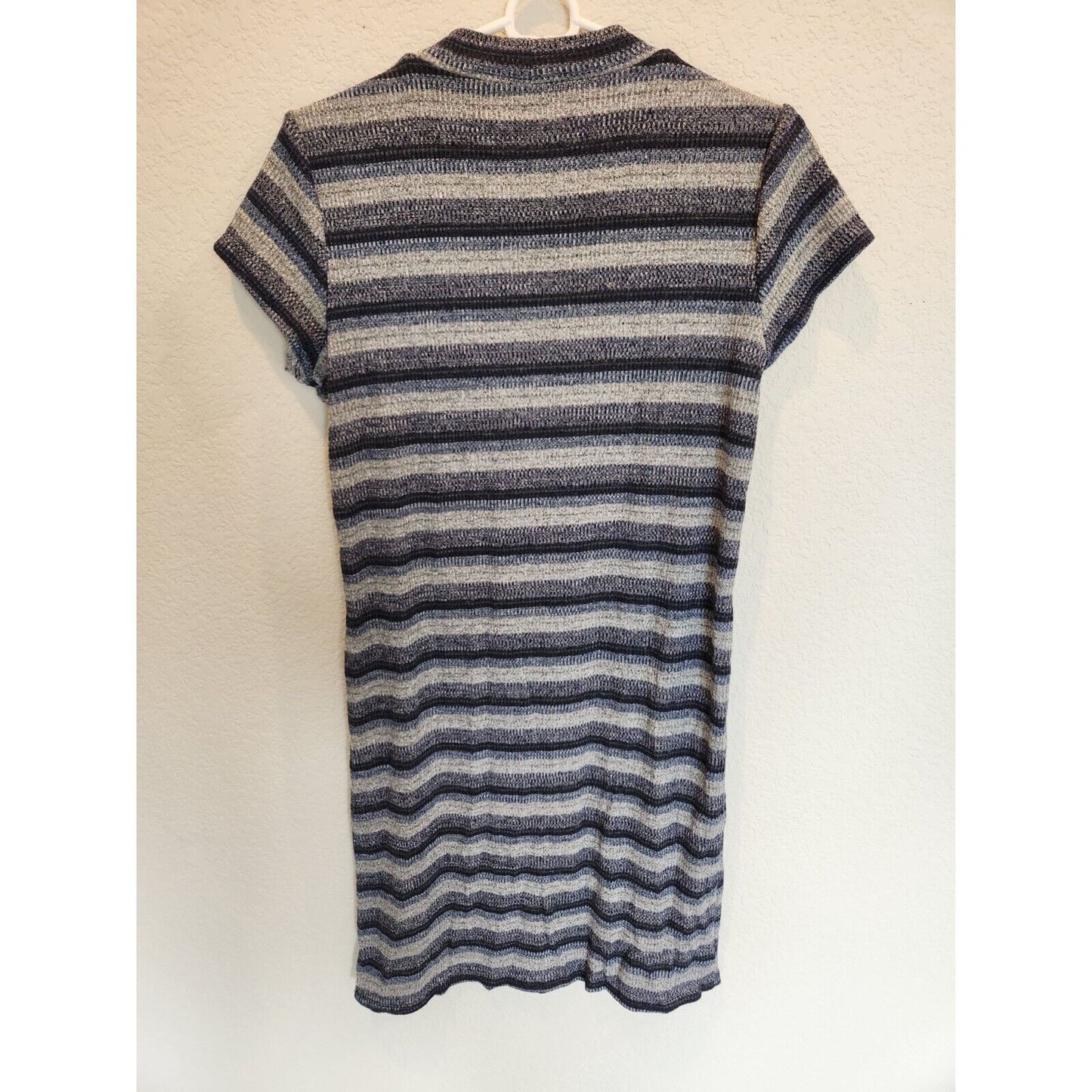 Tacera Womens Sz M Short Sleeve Knit Turtleneck Dress Knee Length Blue Striped