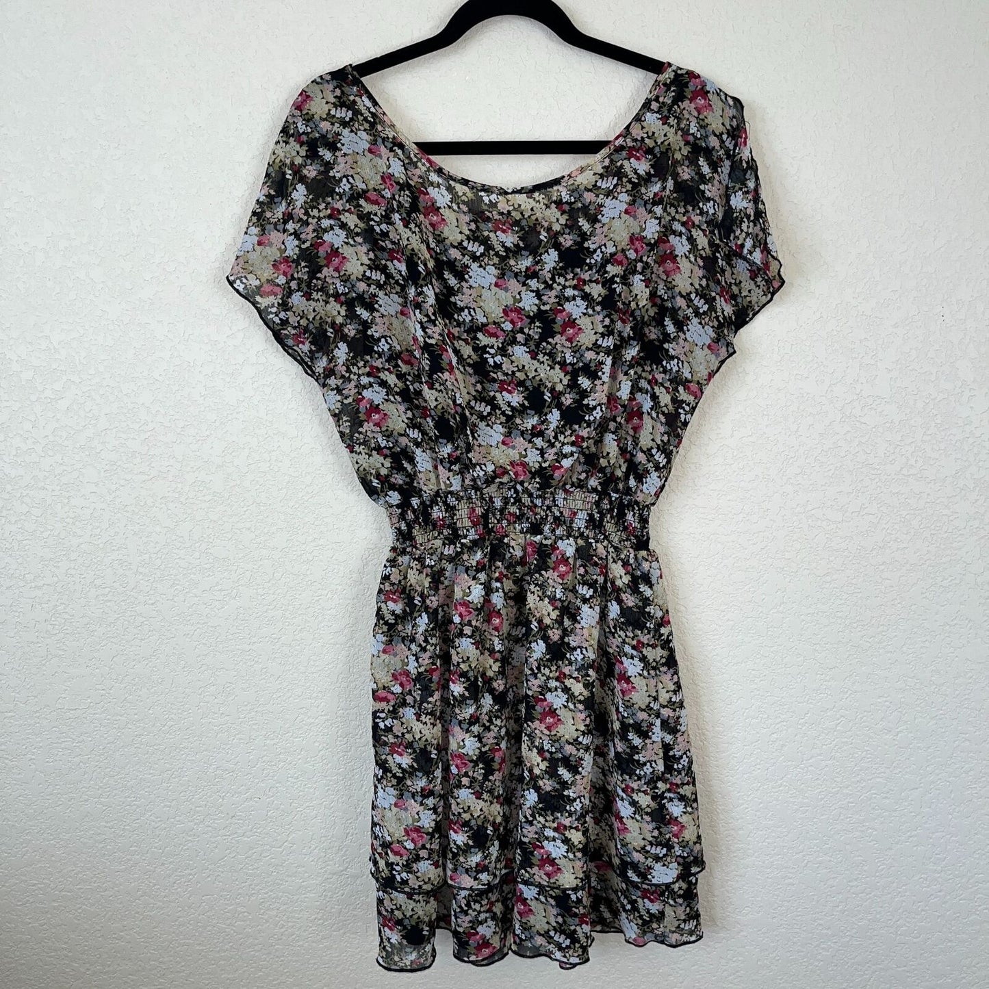 Express Womens Sz M Chiffon Floral Knee Length Dress Black Gold