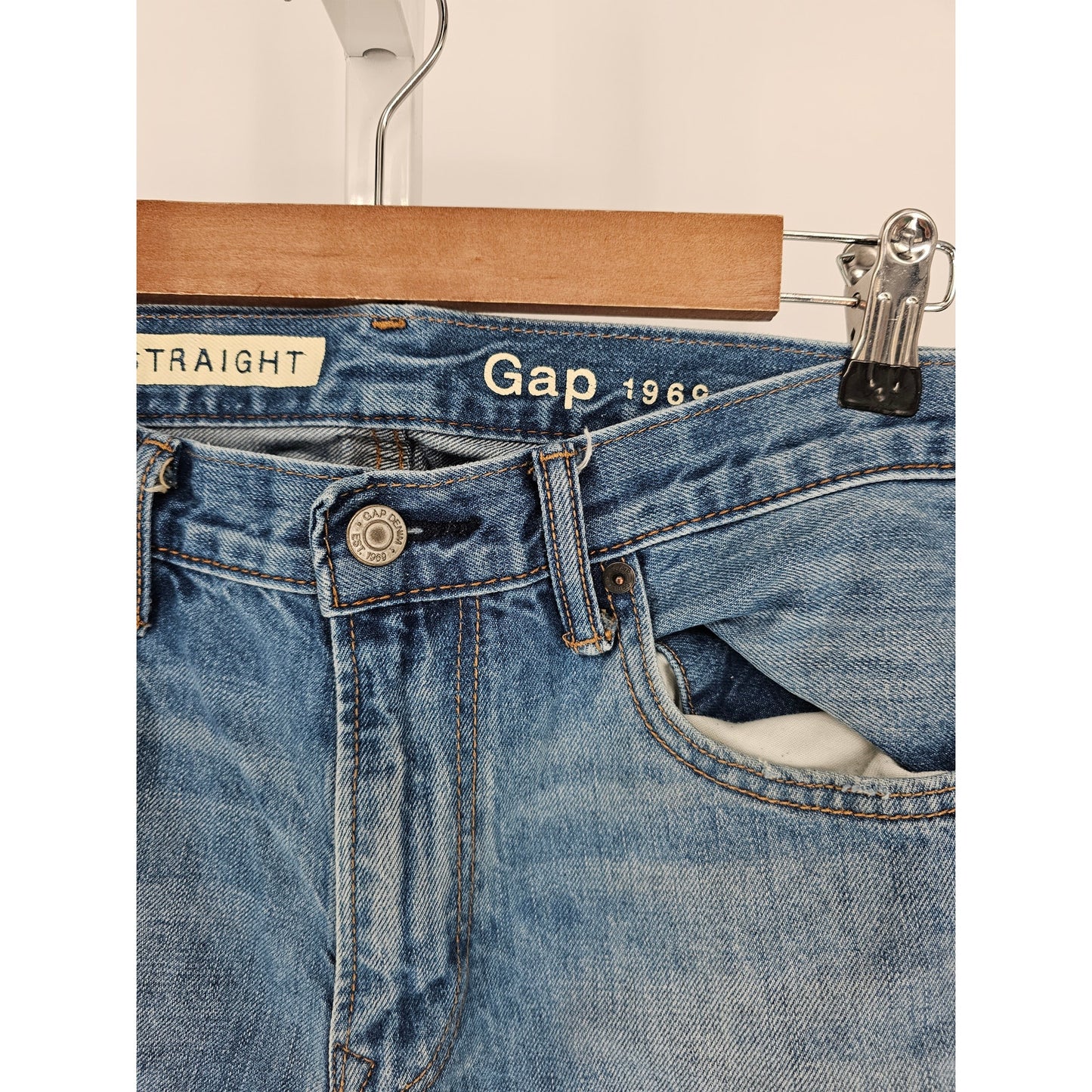 GAP Mens Sz 29x32 Straight Leg Light Wash Blue Jeans