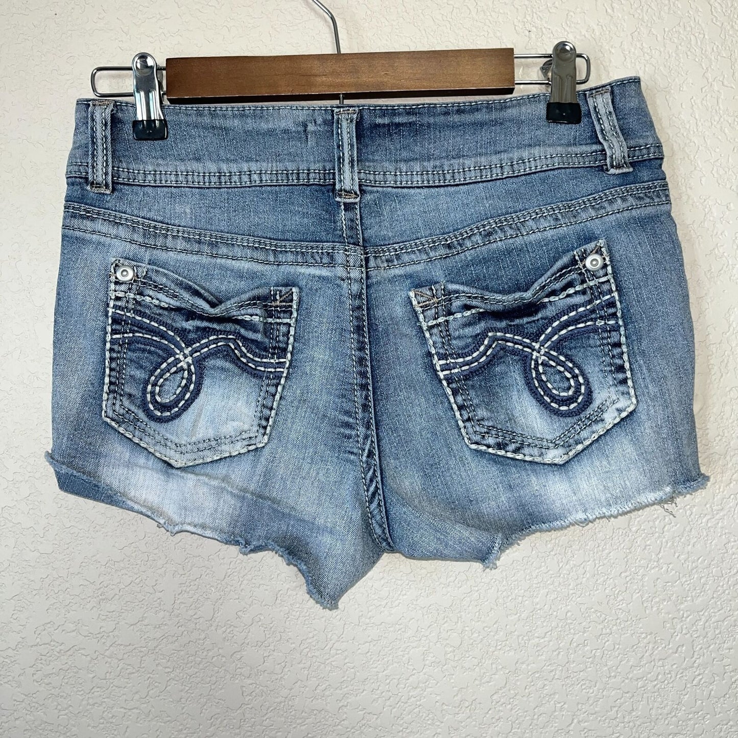 No Boundaries Juniors Sz 11 Cutoff Denim Shorts Lightly Distressed