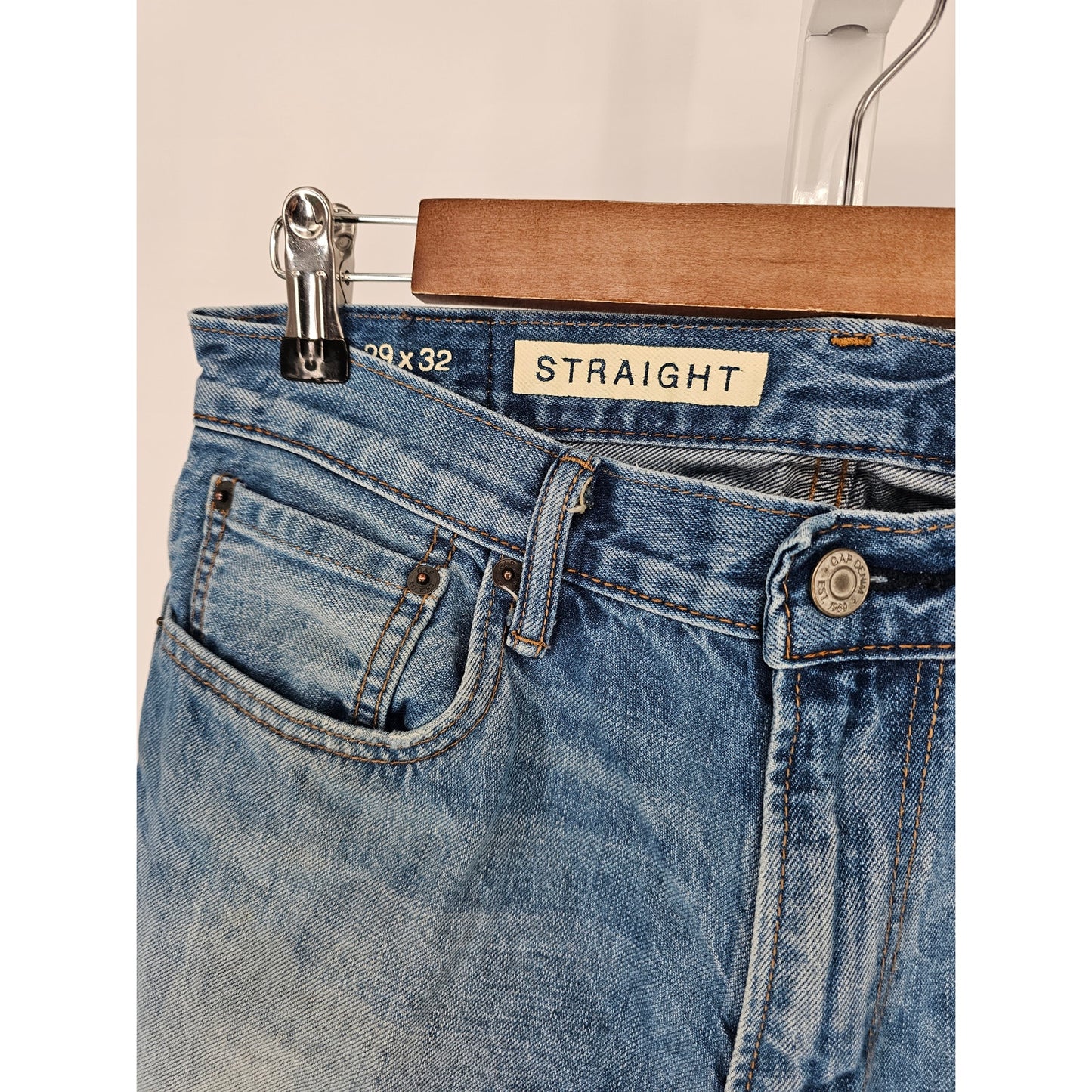 GAP Mens Sz 29x32 Straight Leg Light Wash Blue Jeans