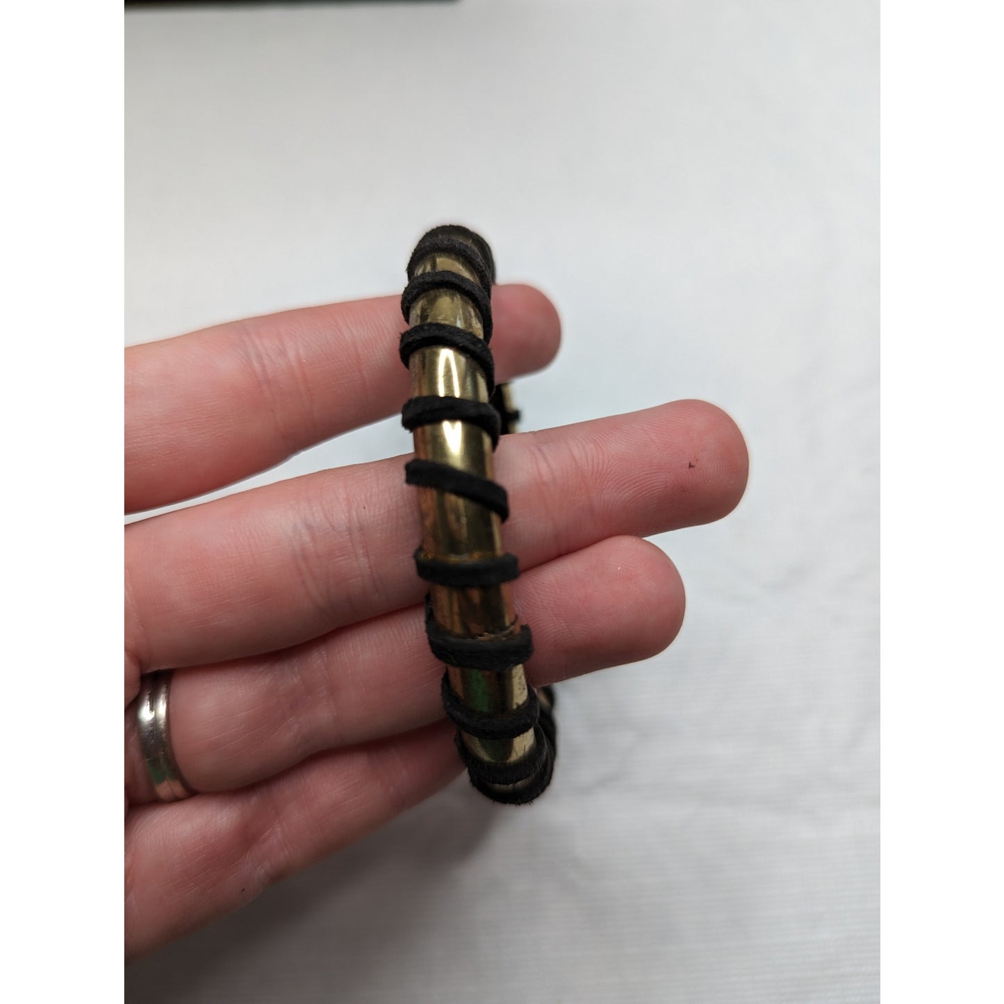 Vintage 1970s Womens Round Bangle Bracelet Fold Tone Leather Wrapped