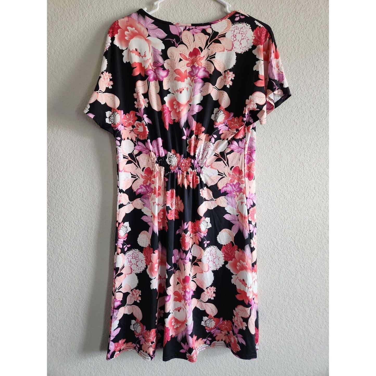Cruz Womens Sz M Knee Length Short Sleeve Dress Black Pink Floral